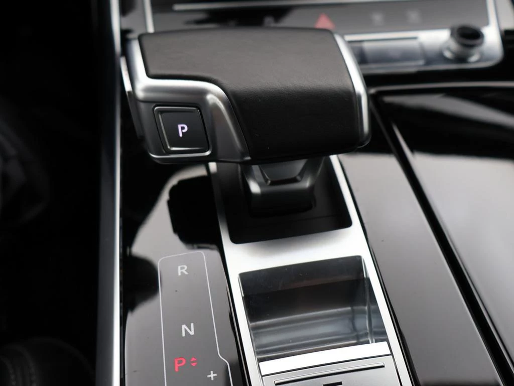 Audi Q7 Audi Q7 SUV PHEV S line 60TFSIe QUATTRO 490PK *AUTOMAAT*PANODAK*TREKHAAK*LEDER*SHADOW*SPORTZETELS*CAMERA*ACC*PDC*NAVI*...*