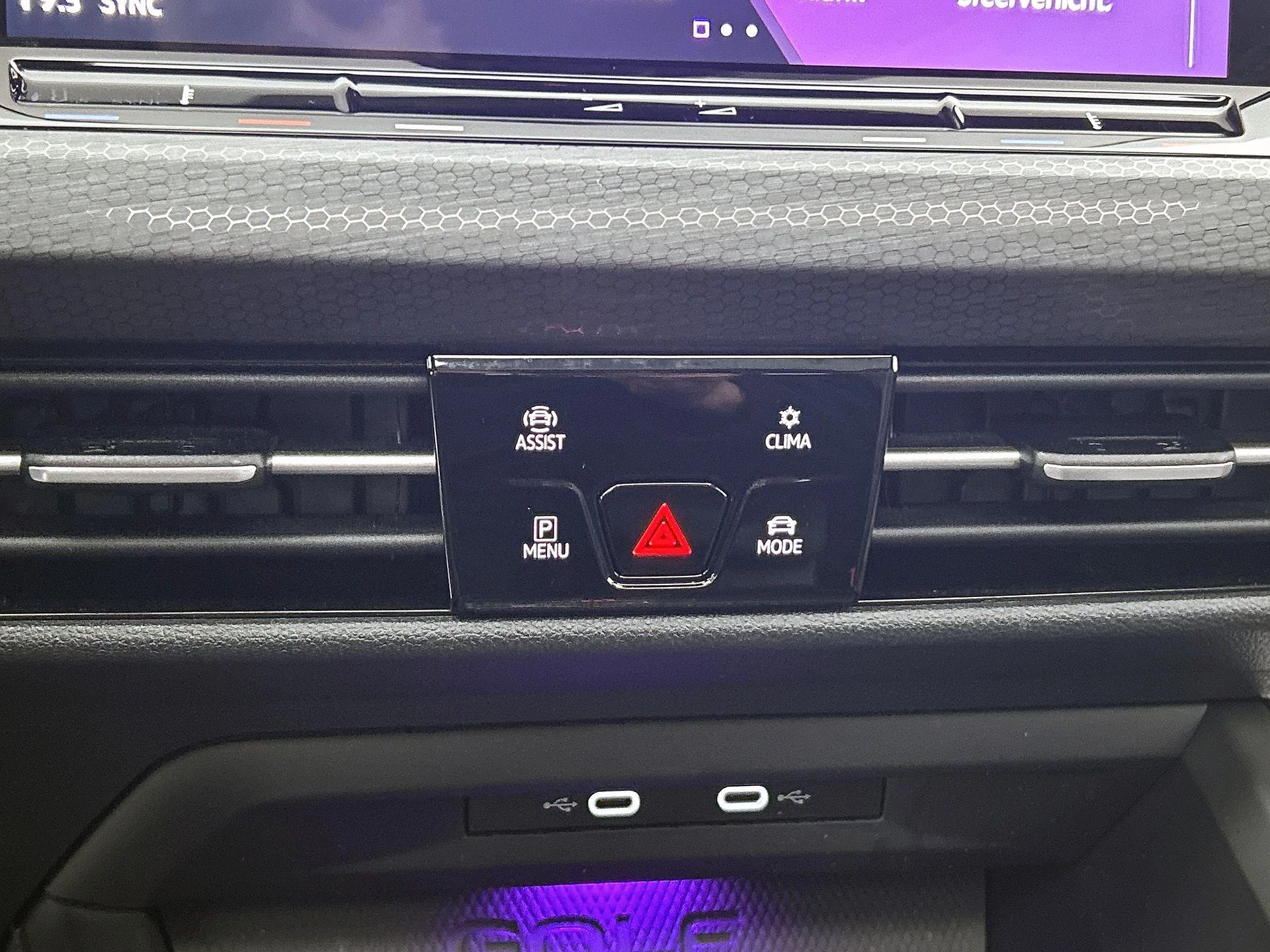 Volkswagen-Golf-image-8