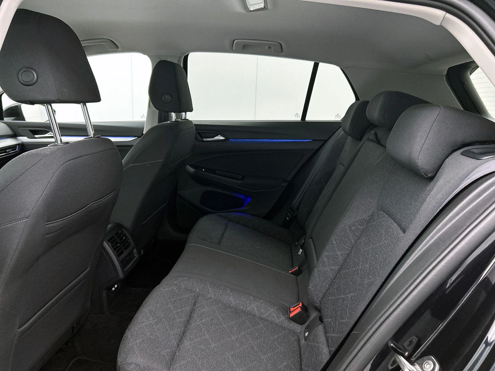 Volkswagen-Golf-image-25