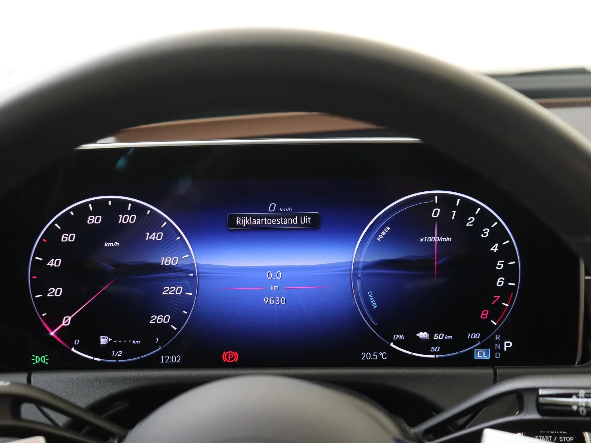Mercedes-Benz-E-Klasse-image-11
