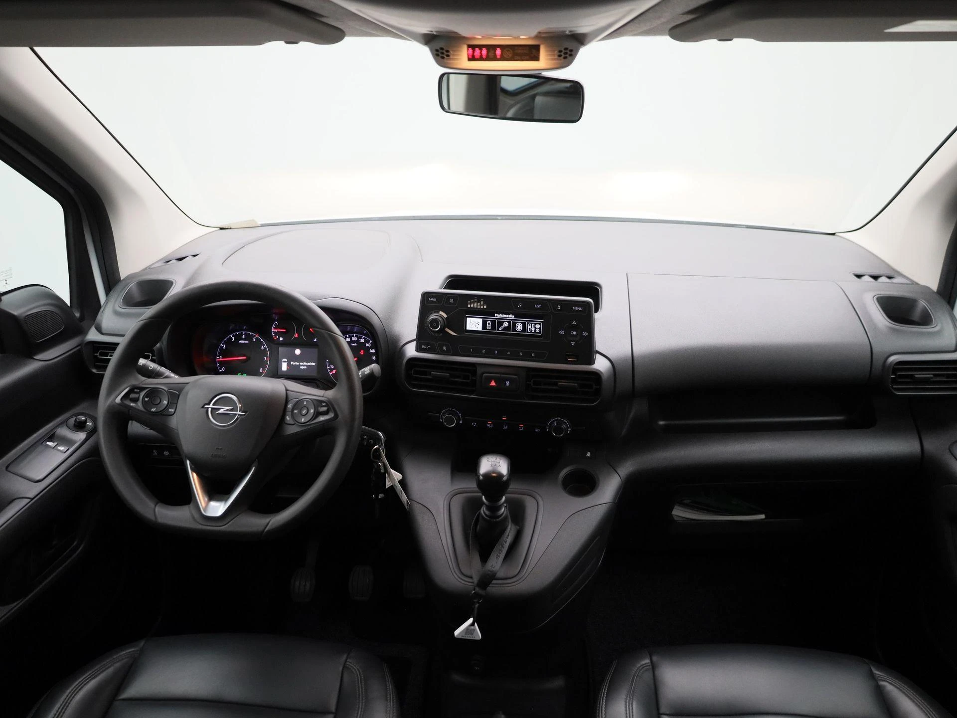 Opel-Combo Life-image-28