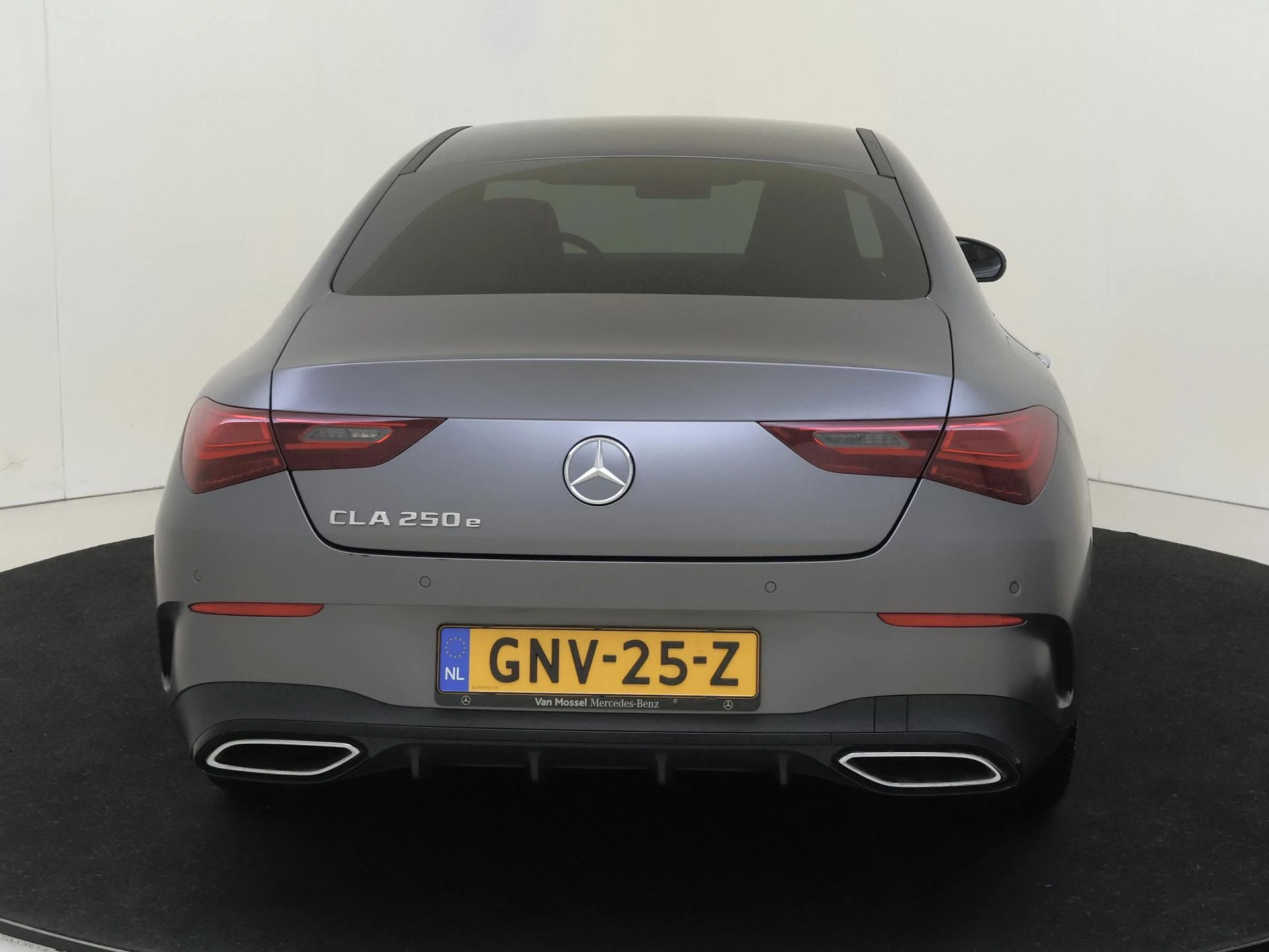 Mercedes-Benz-CLA-image-6