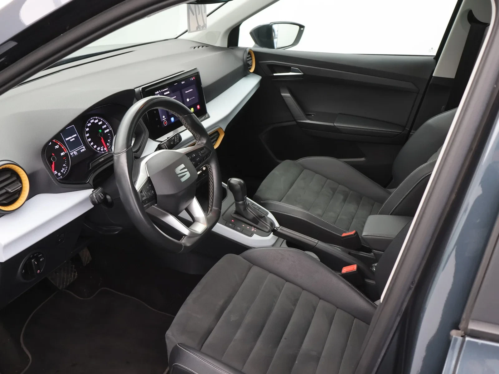 SEAT-Arona-image-11
