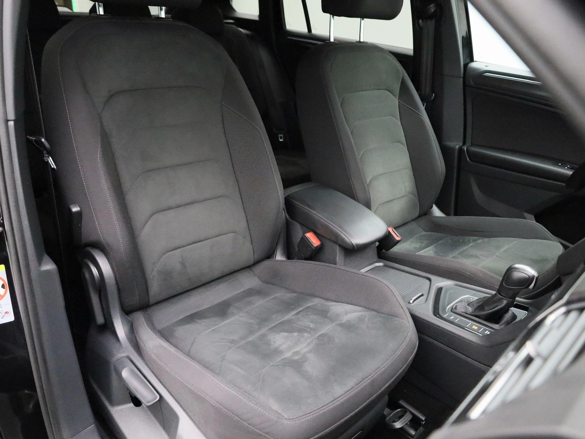 Volkswagen-Tiguan-image-40