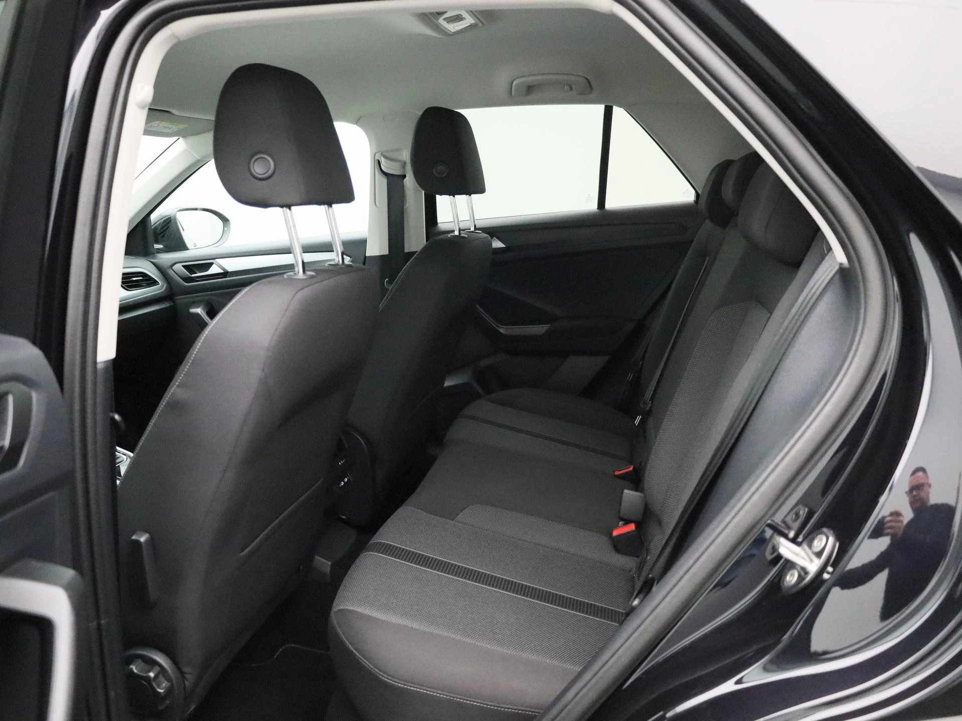 Volkswagen-T-Roc-image-9