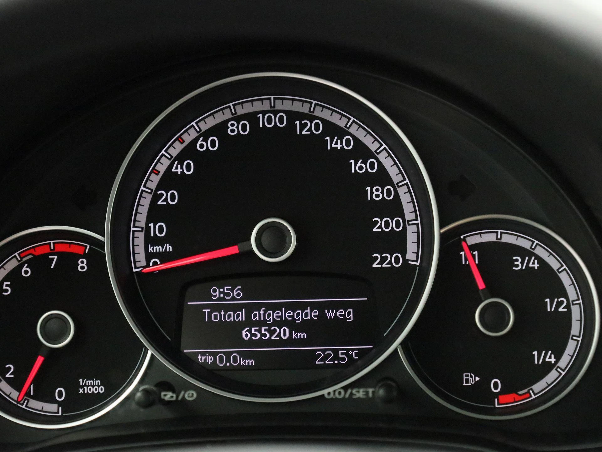 Volkswagen-up!-image-7
