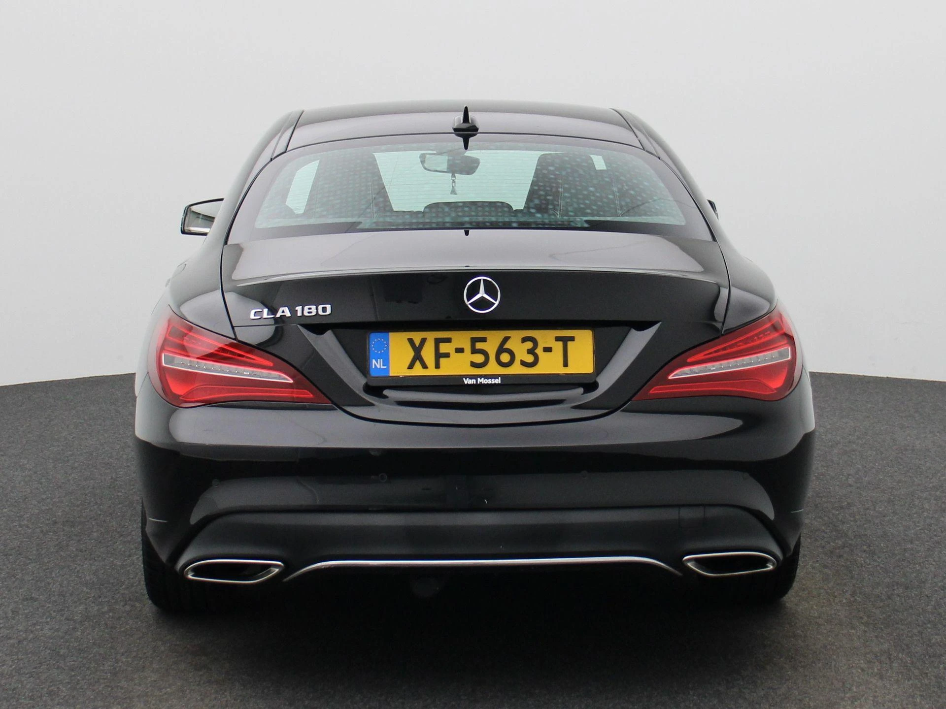 Mercedes-Benz-CLA-image-4