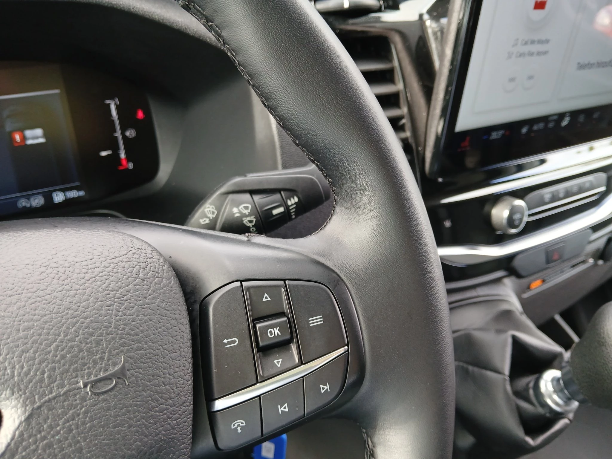 Ford-Transit-image-23