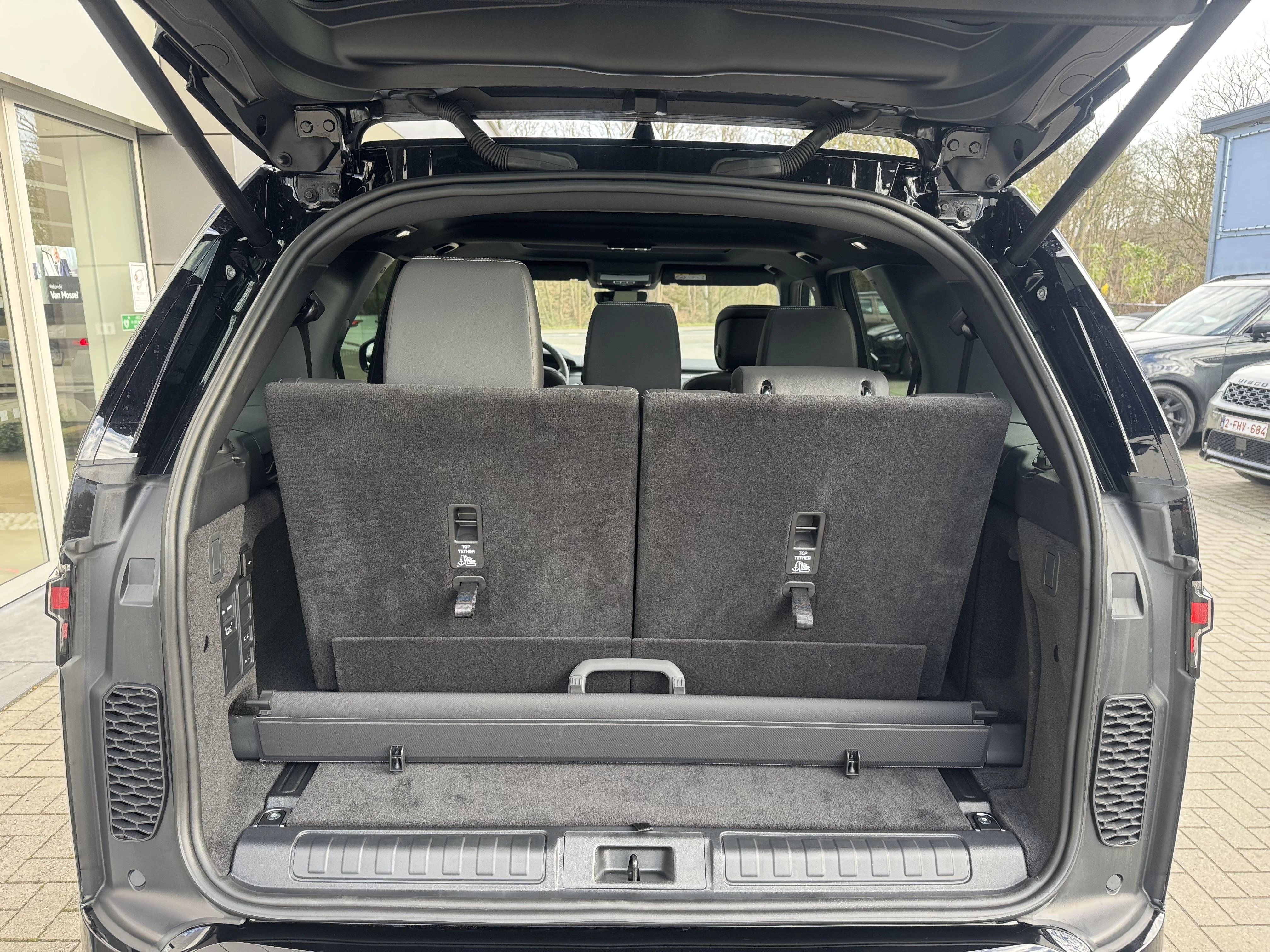 Land Rover-Discovery-image-12