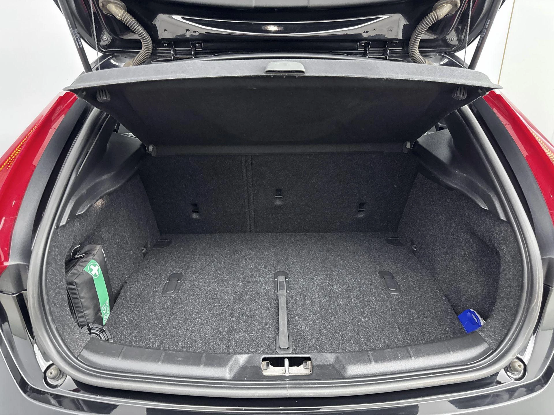 Volvo-V40-image-22