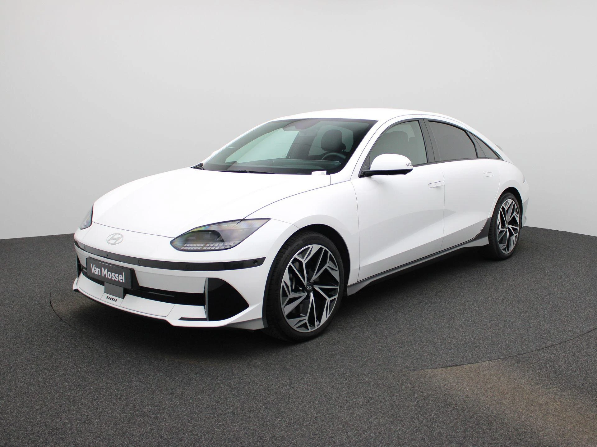Hyundai-IONIQ 6-image-0