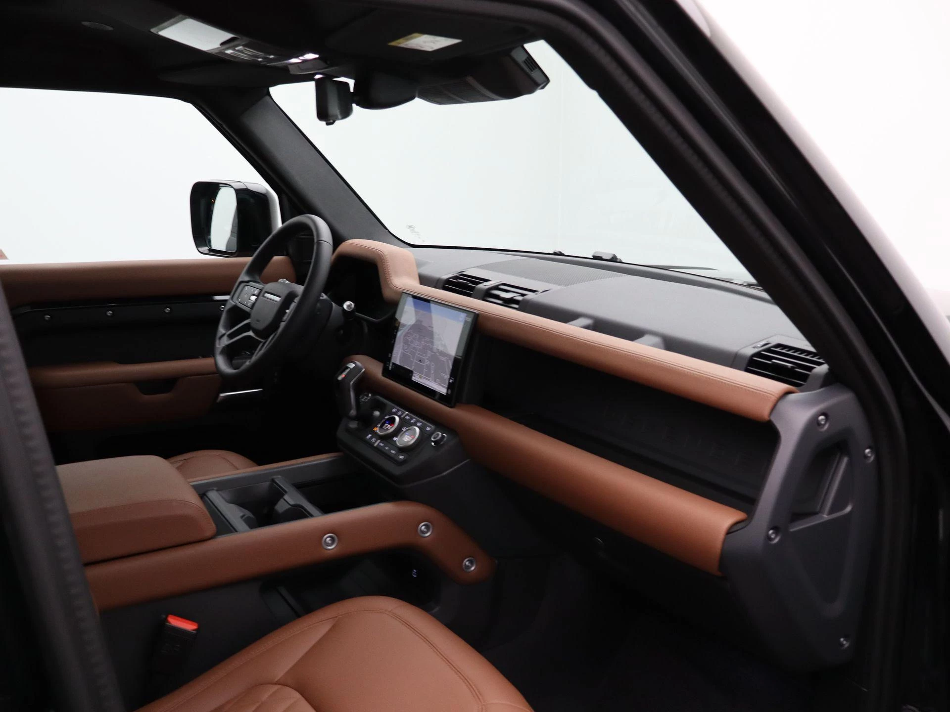 Land Rover Defender P300e X-dynamic SE