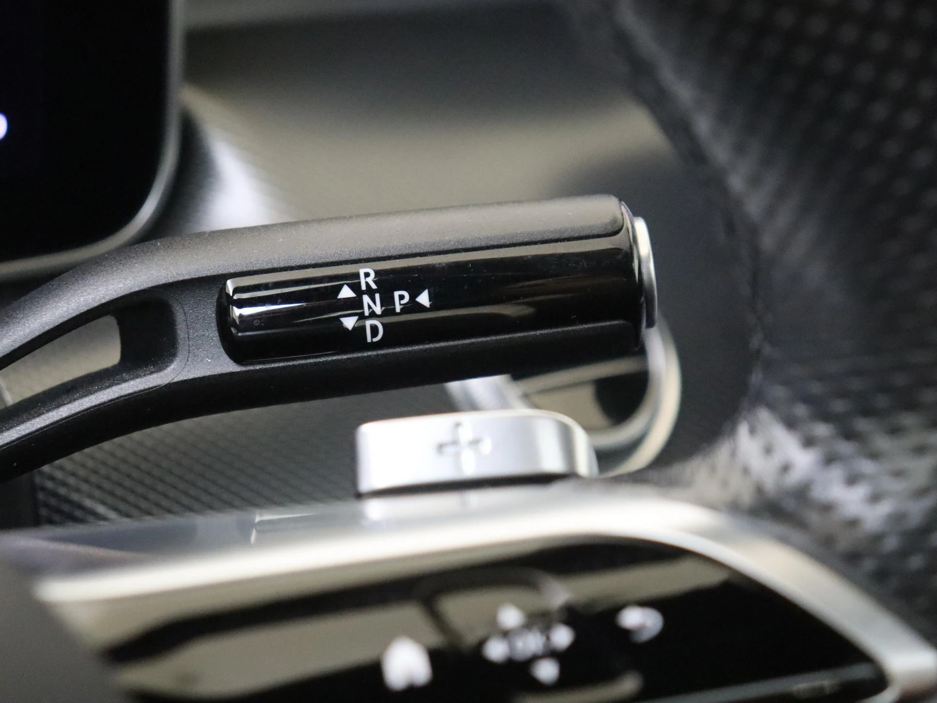 Mercedes-Benz-C-Klasse-image-14