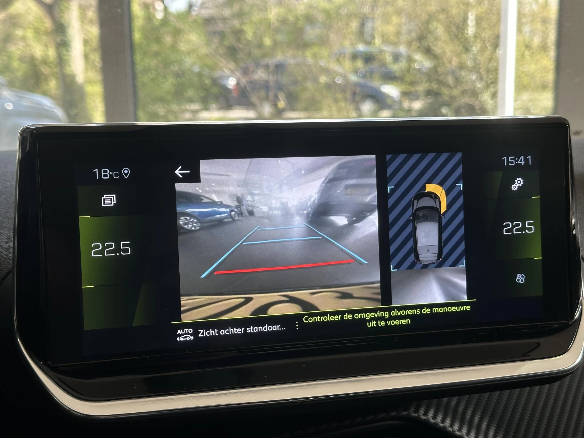 Peugeot-208-image-19