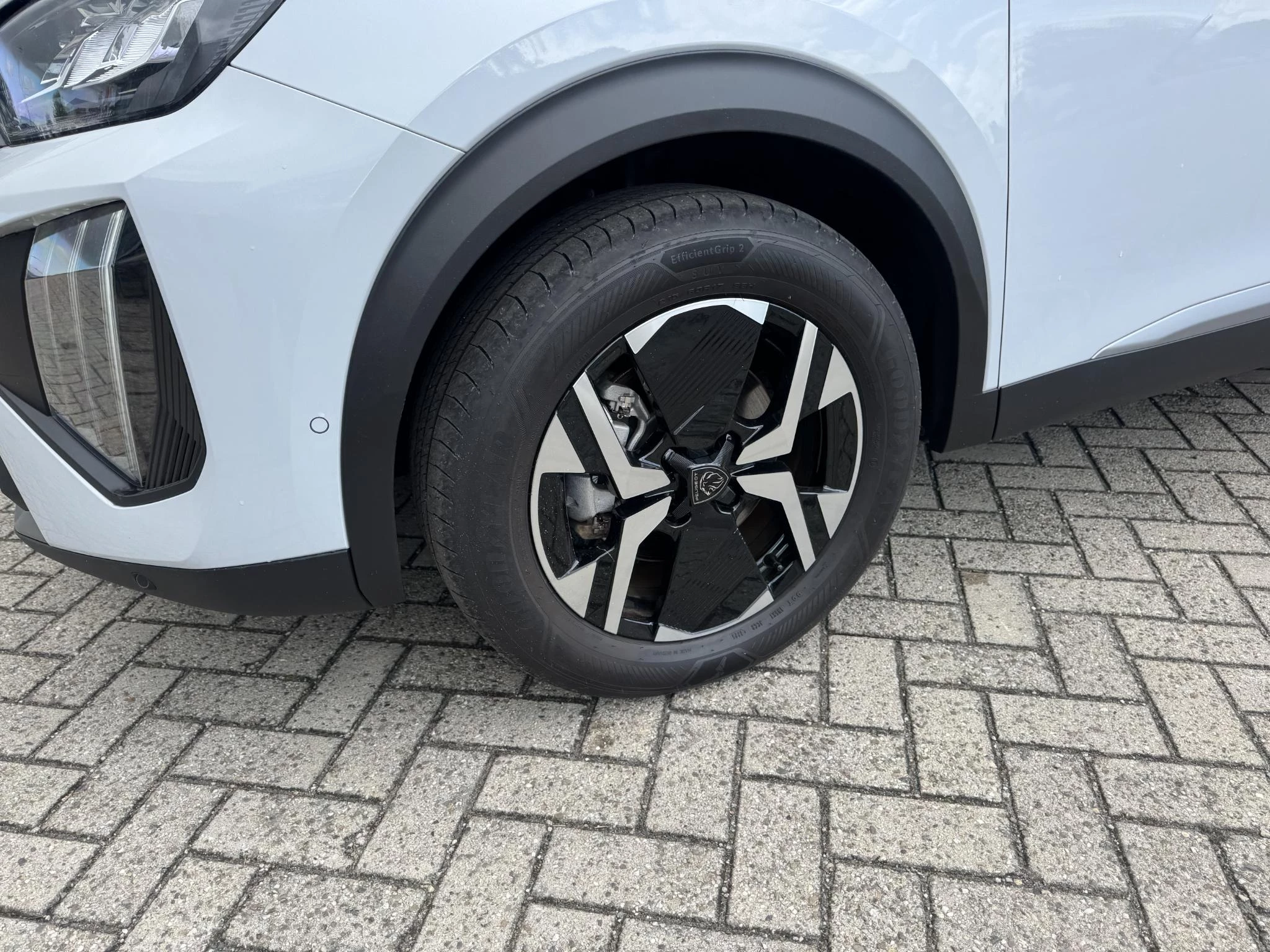 Peugeot 2008 1.2 Hybrid 145 Allure