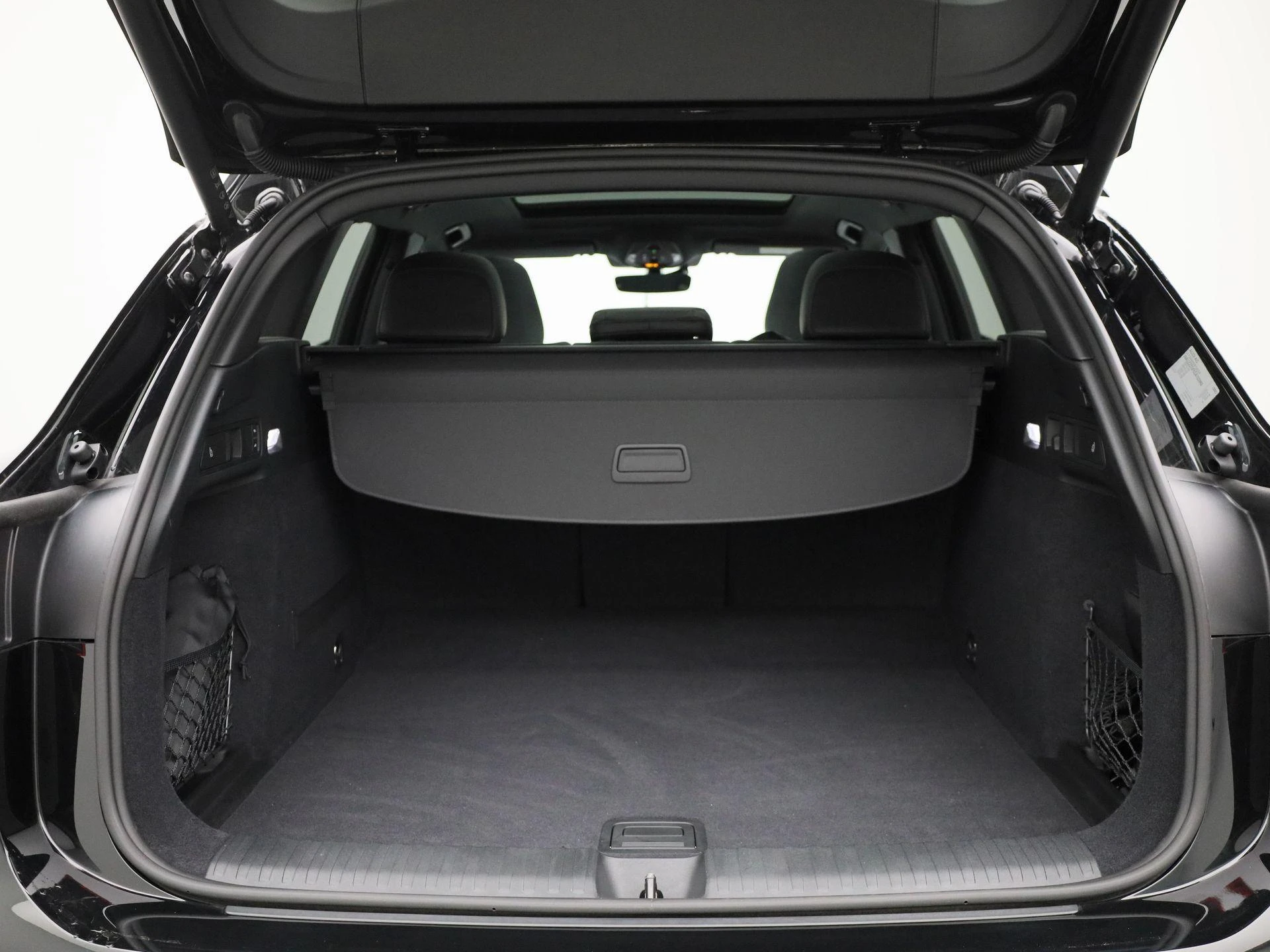Audi-Q6 e-tron-image-13