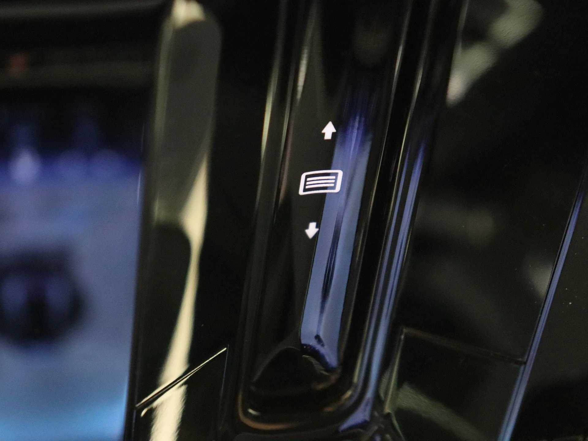 Mercedes-Benz-EQE-image-22