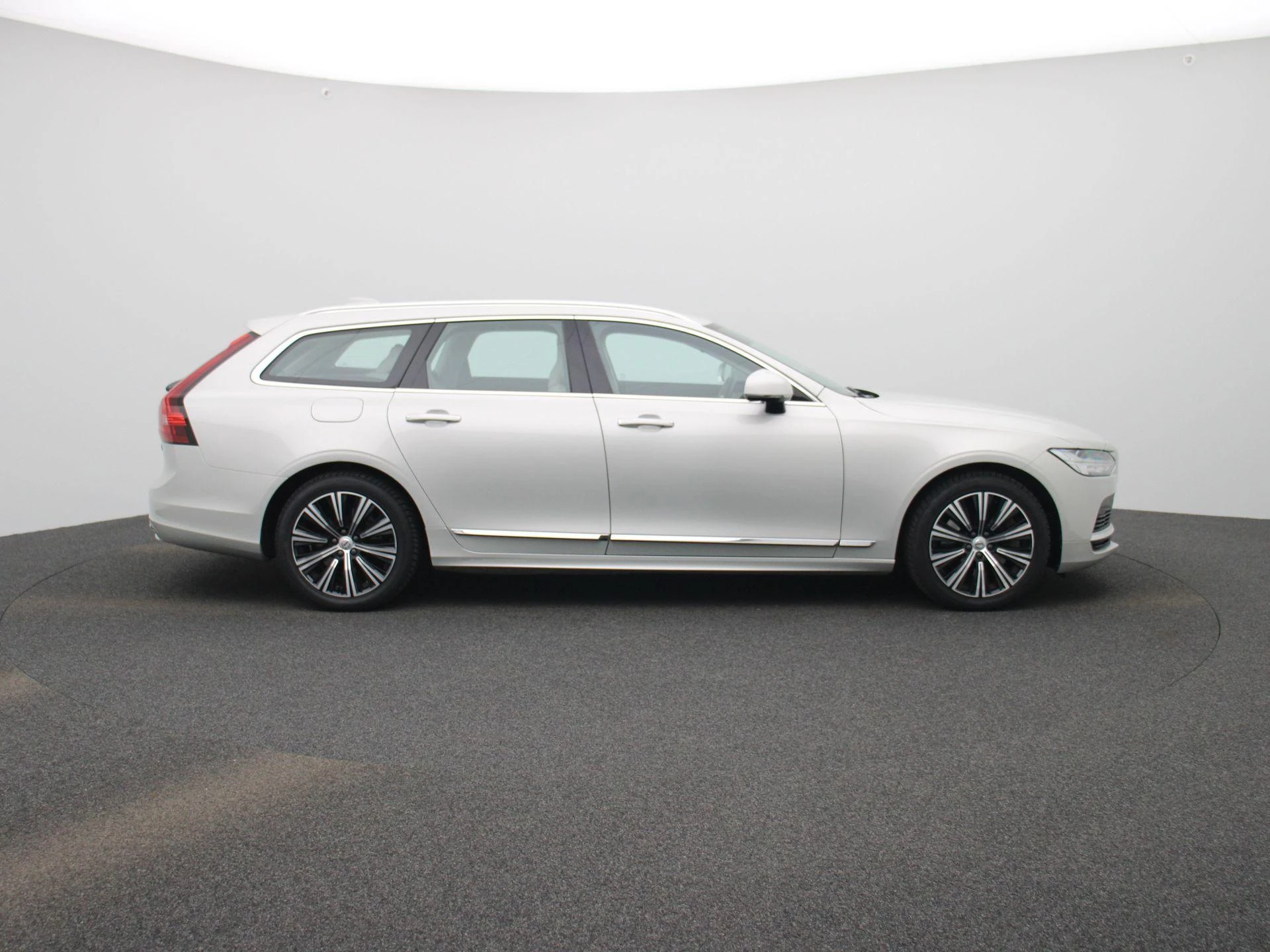 Volvo-V90-image-6