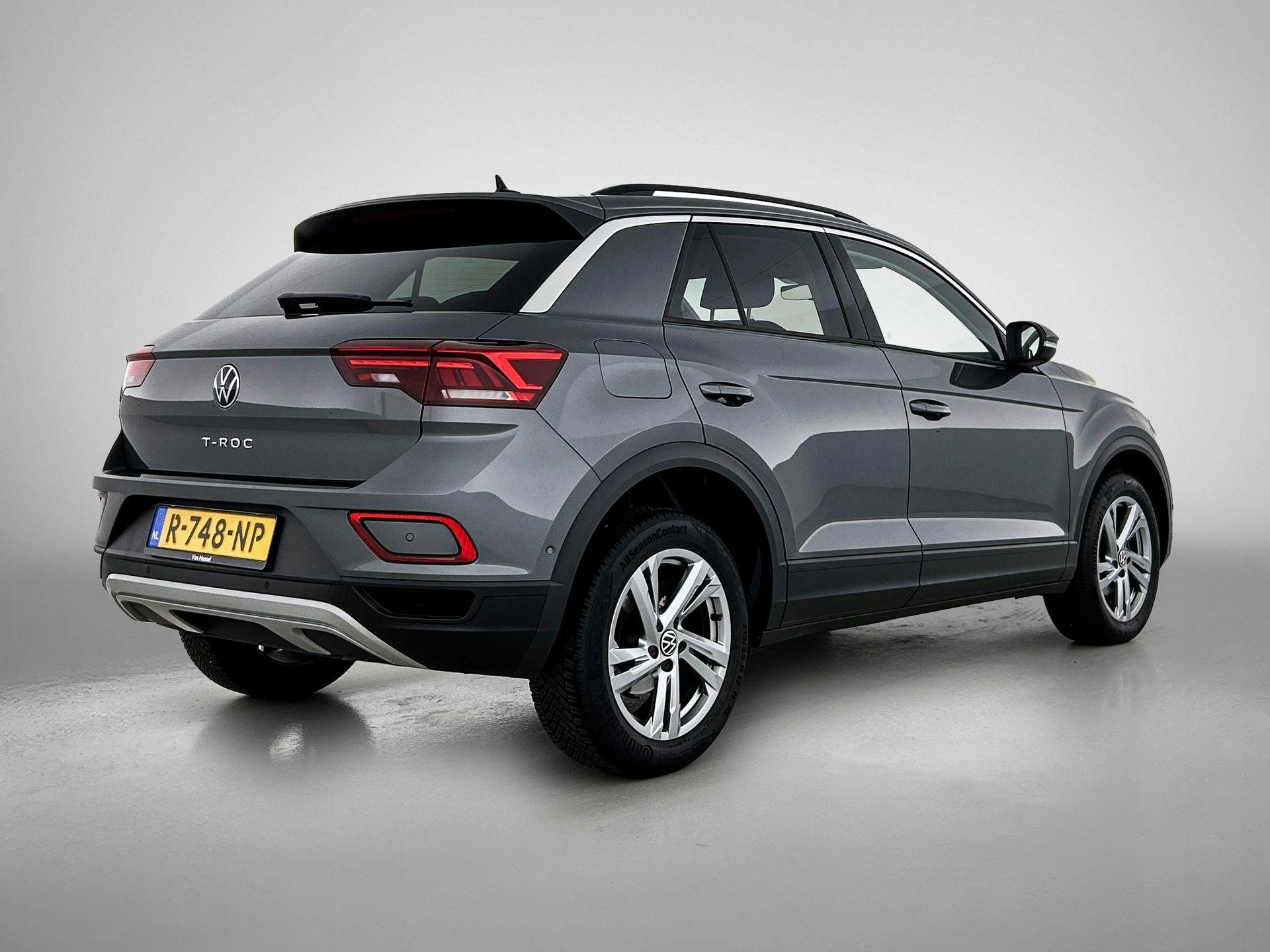 Volkswagen-T-Roc-image-3