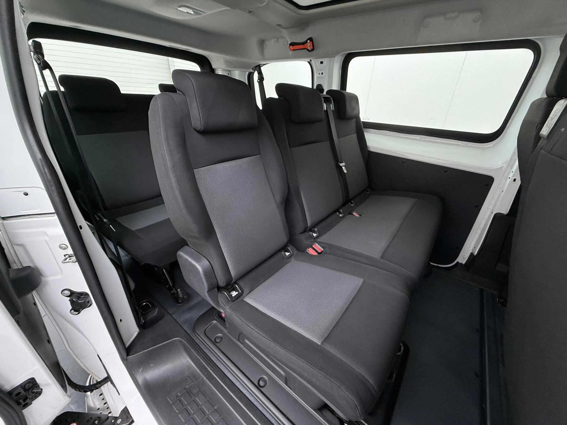 Opel-Vivaro-e-image-10