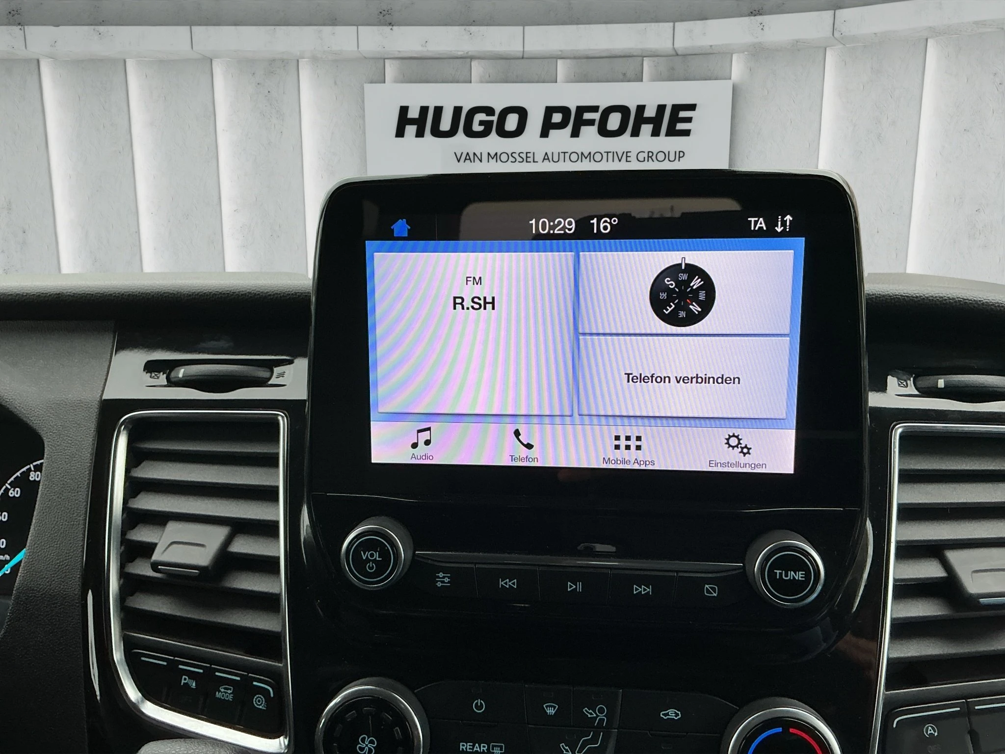 Ford-Tourneo Custom-image-14