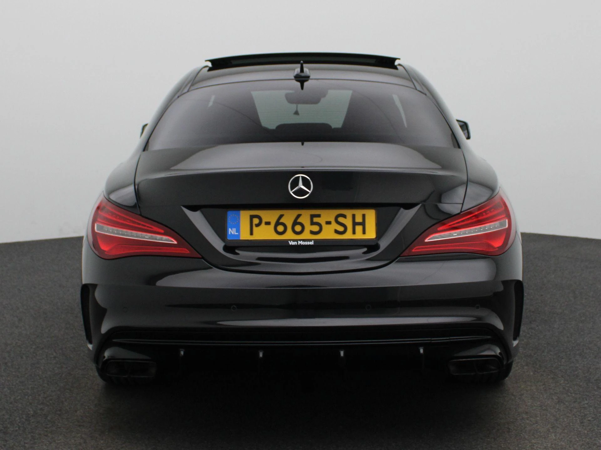 Mercedes-Benz-CLA-image-4