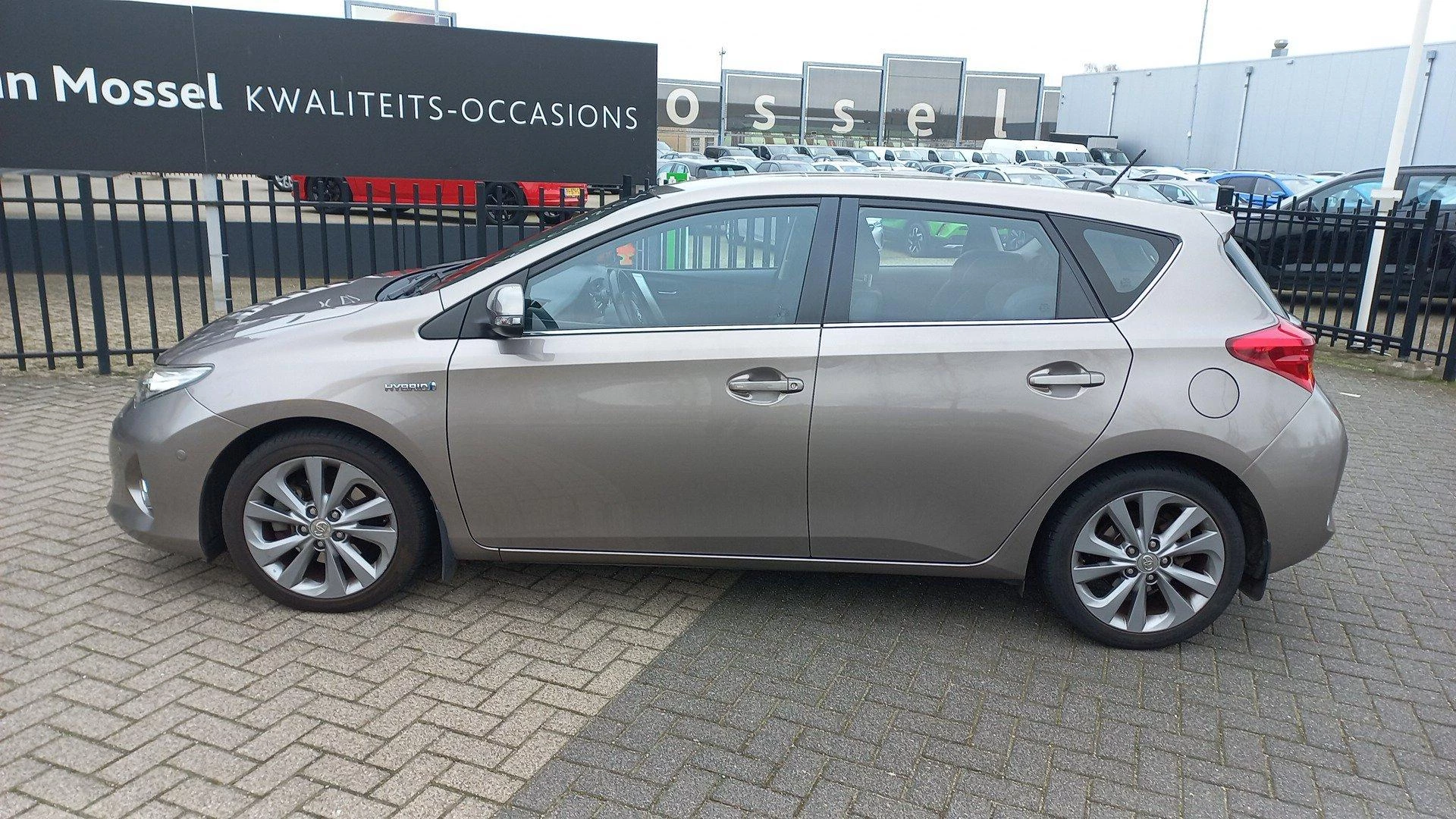 Toyota Auris 1.8 Hybrid Lease Pro