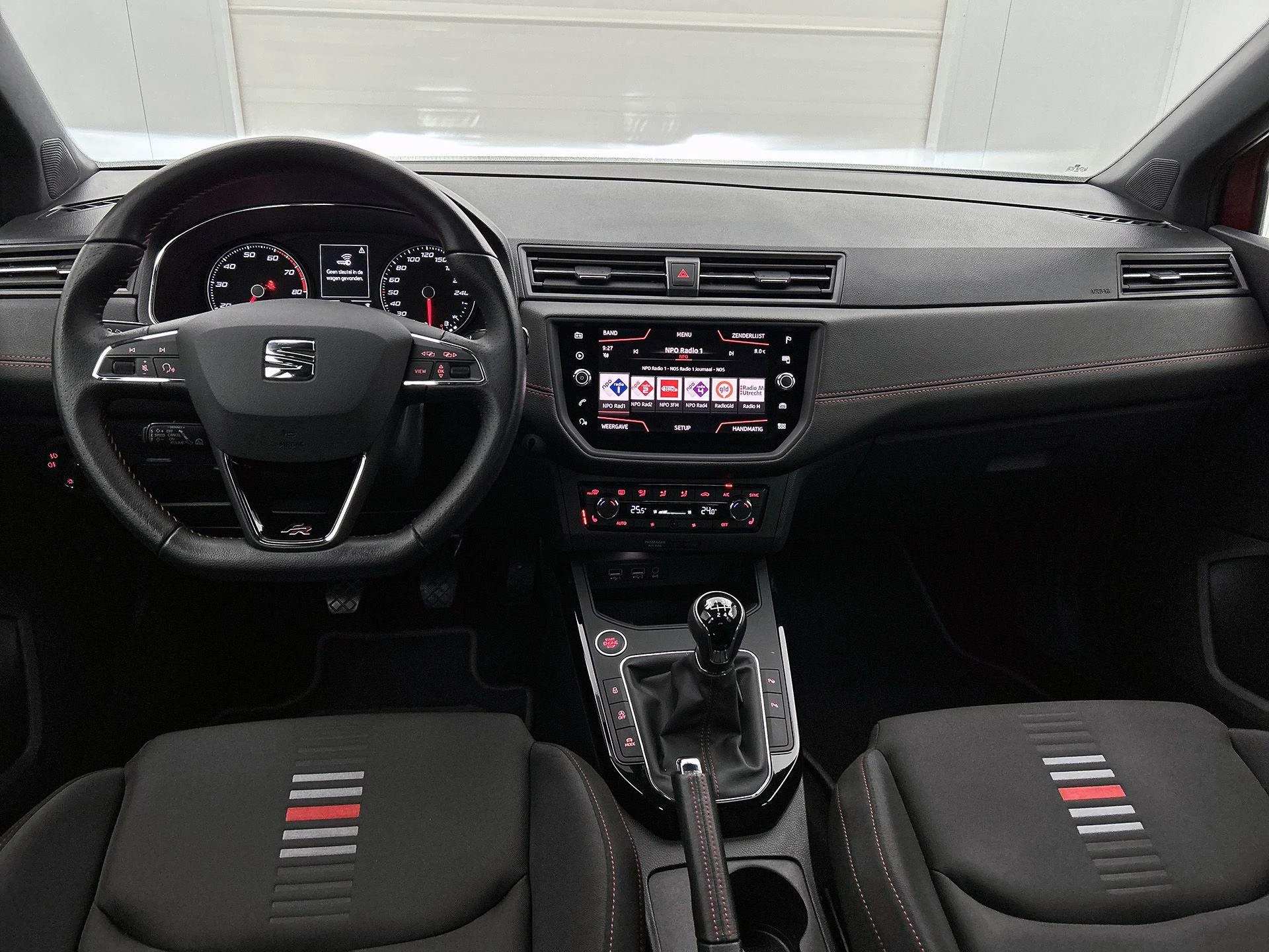 SEAT-Arona-image-18