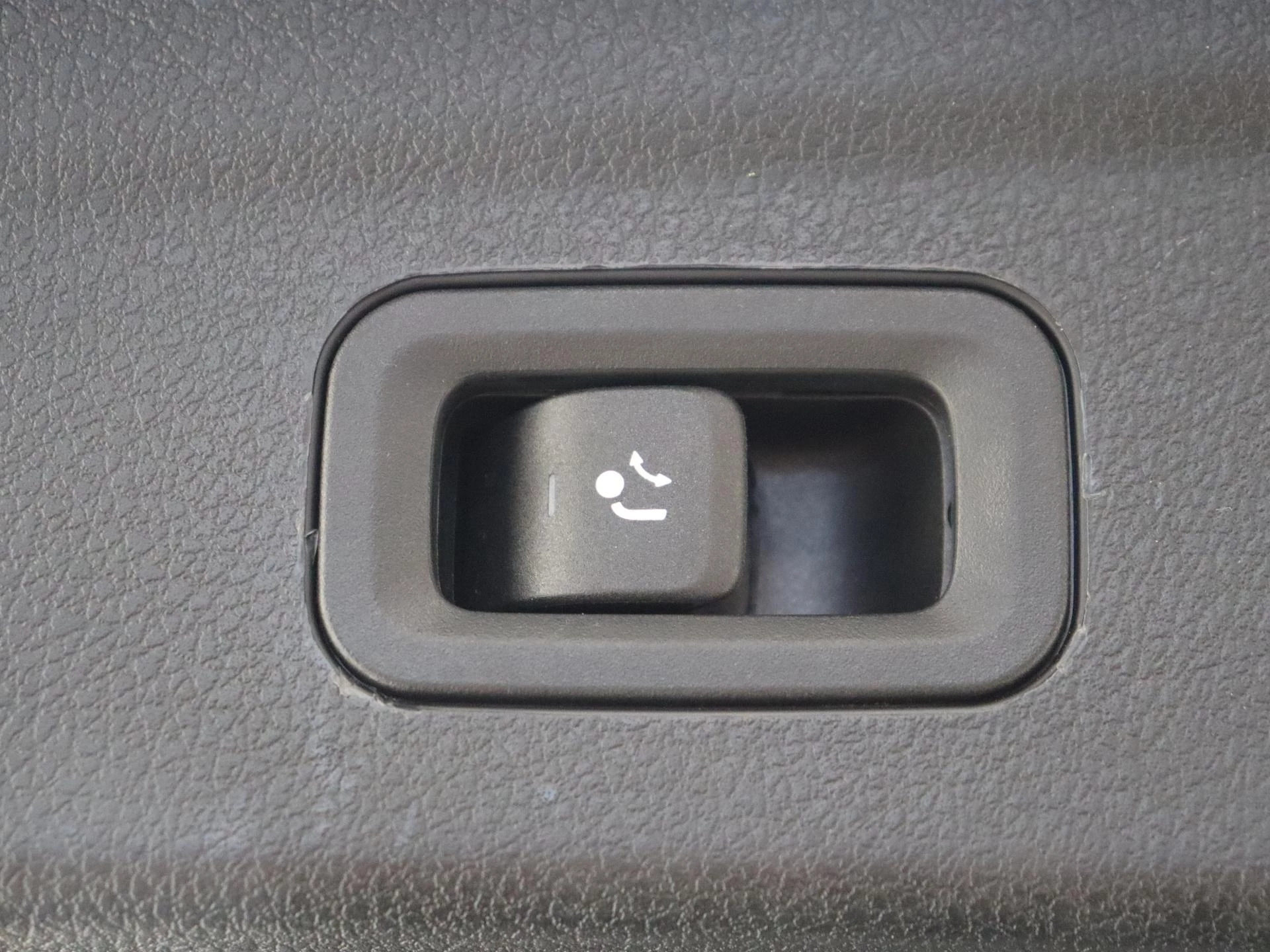 Mercedes-Benz-GLE-image-29