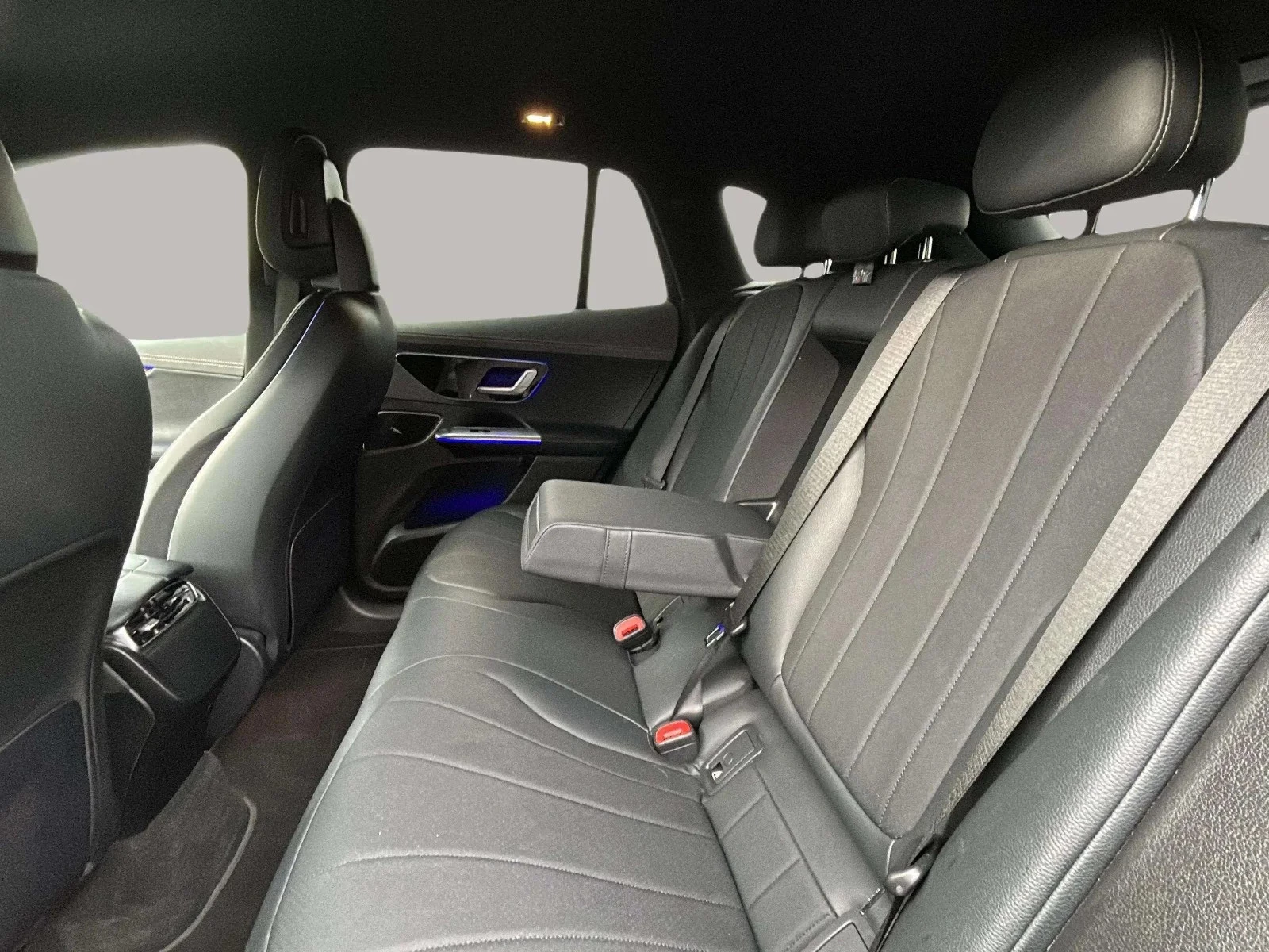 Mercedes-Benz-EQE-image-11