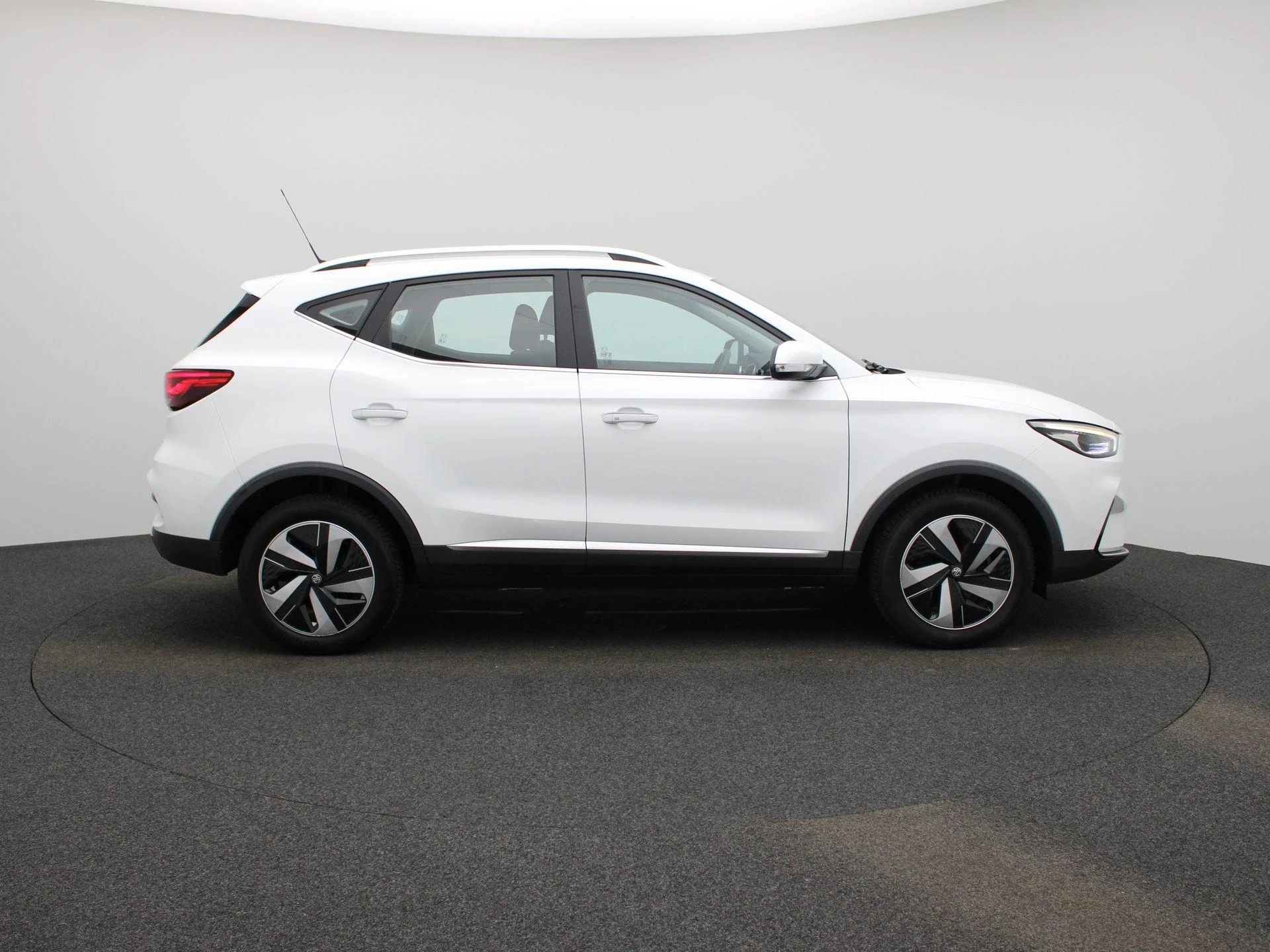 MG-ZS EV-image-5