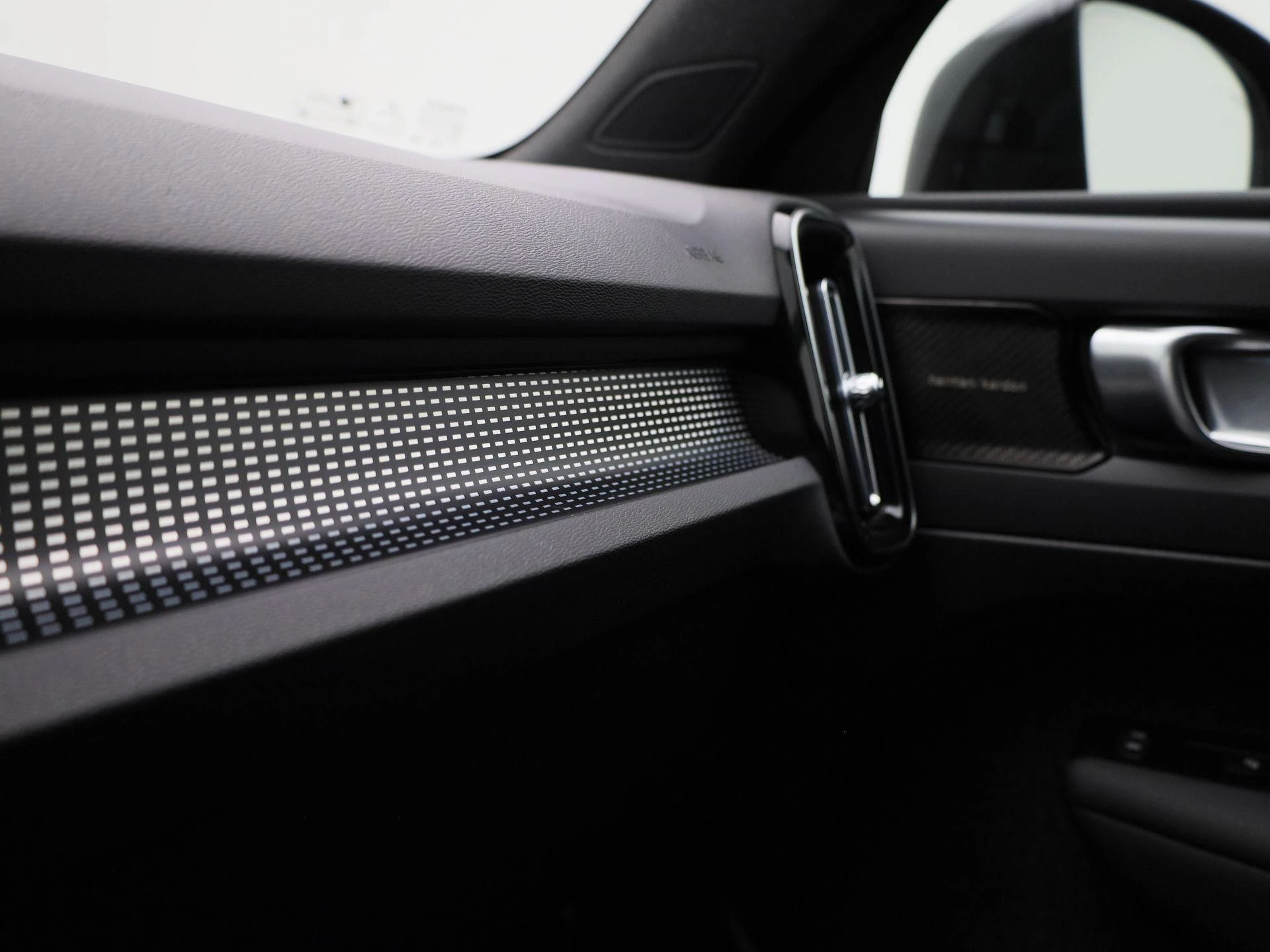 Volvo-XC40-image-28