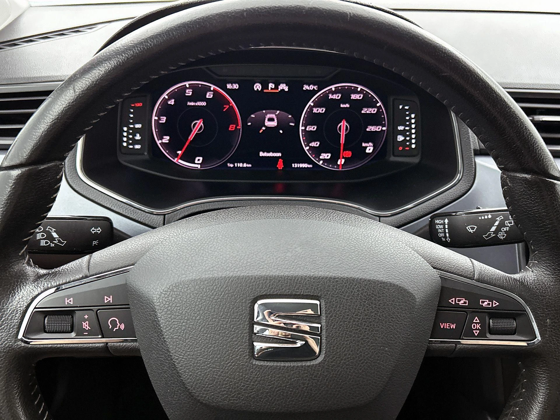 SEAT-Arona-image-22