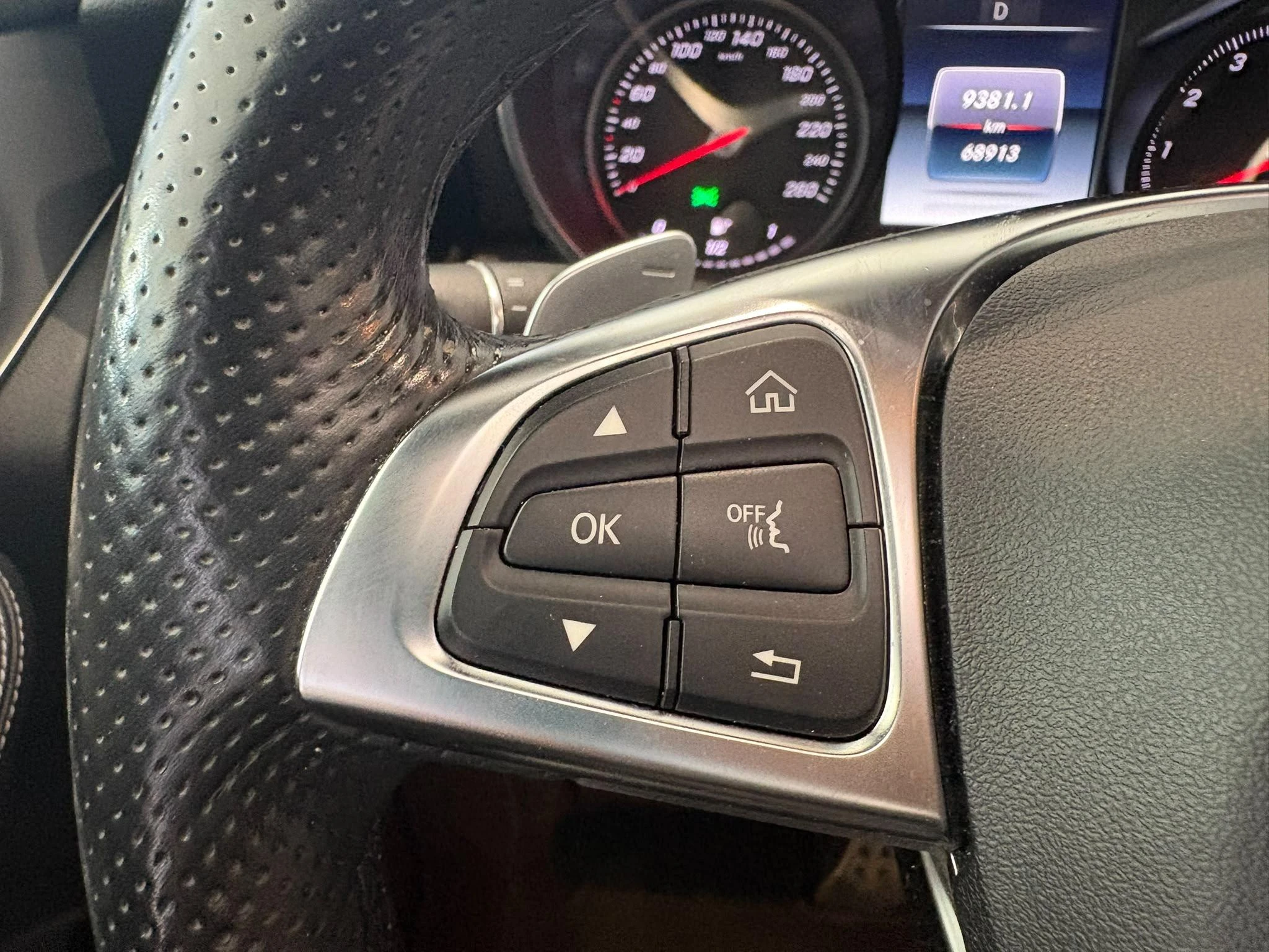 Mercedes-Benz-GLC-image-17