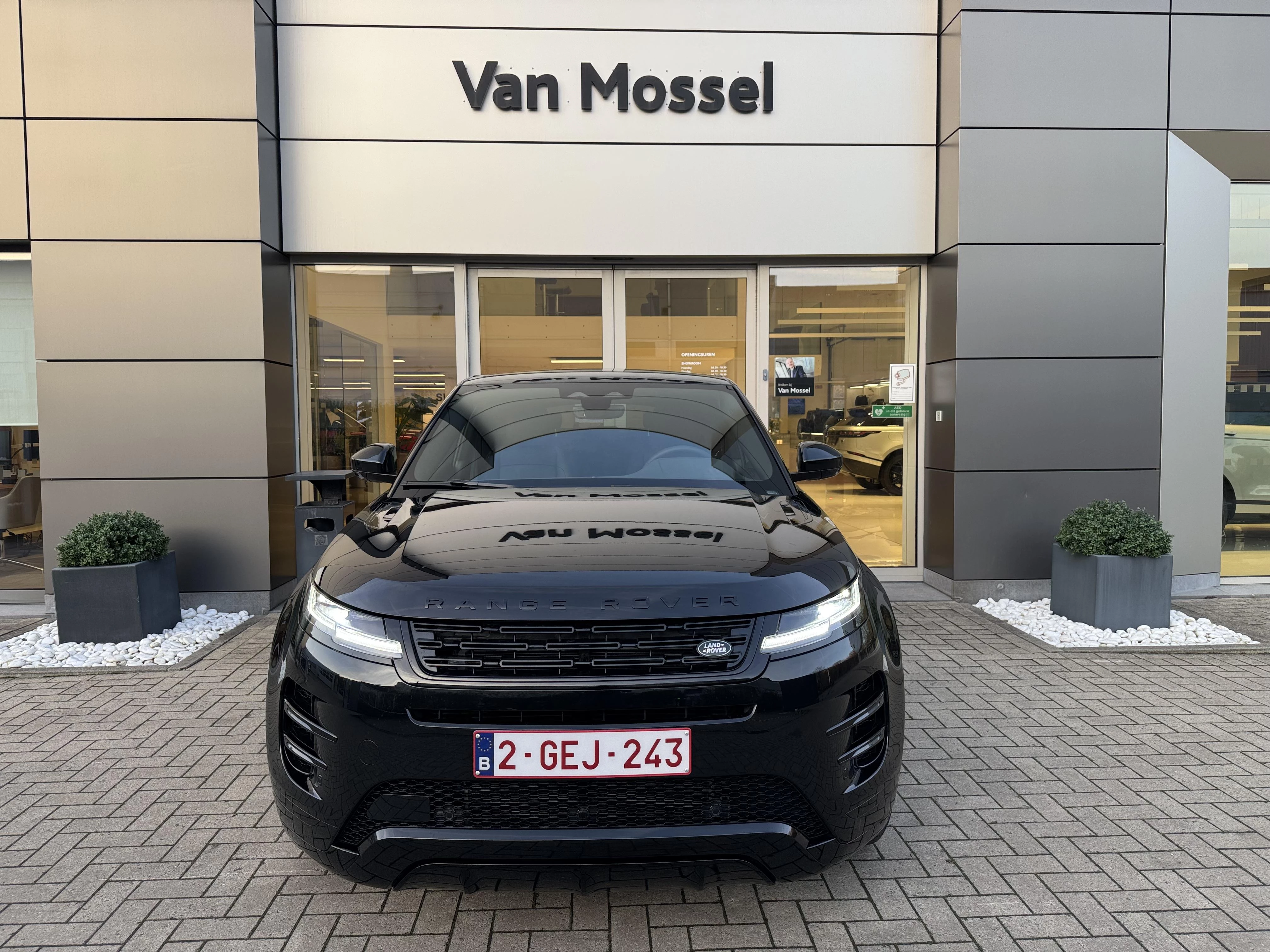 Land Rover Range Rover Evoque P270e Dynamic SE AWD