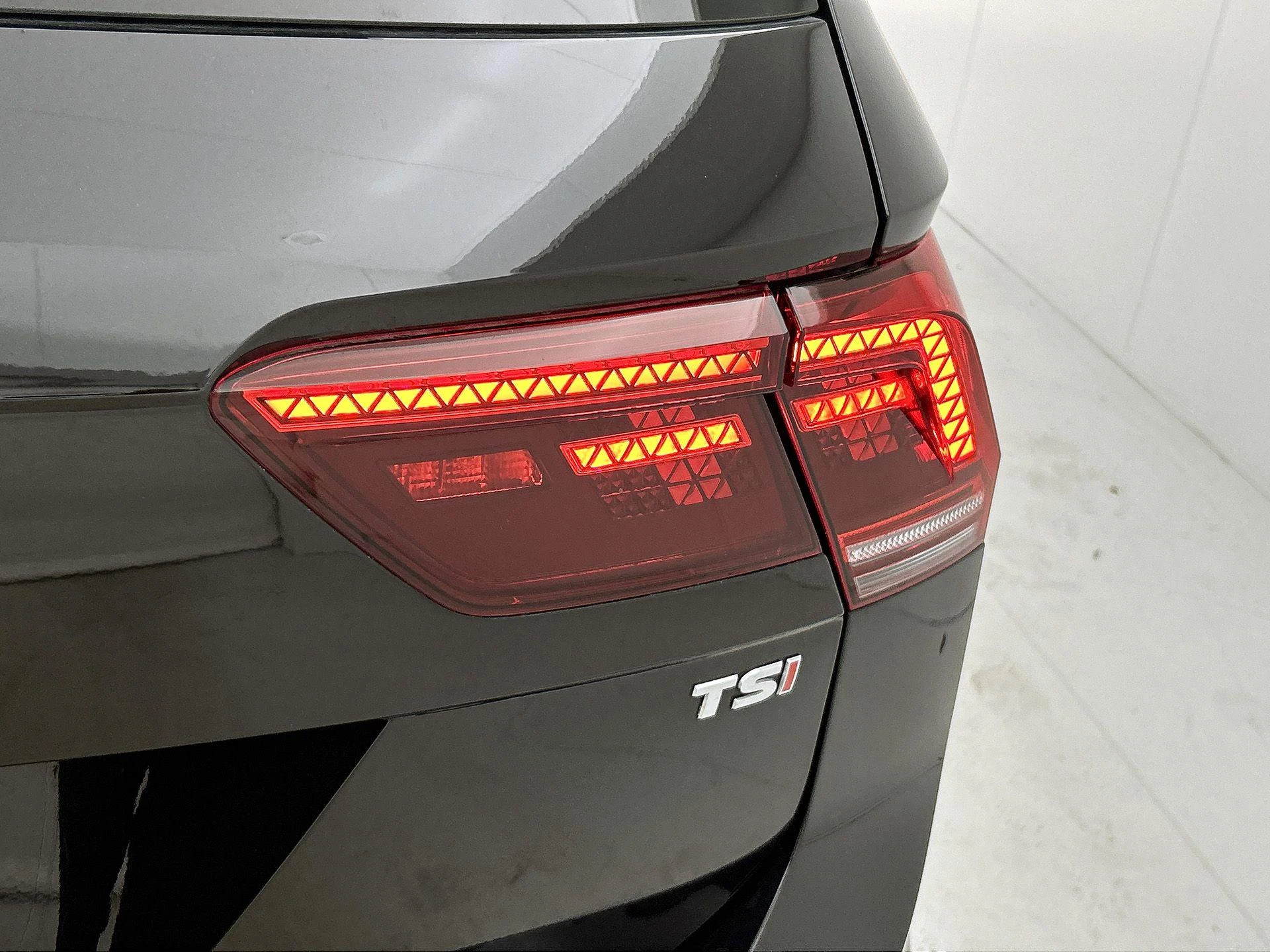 Volkswagen-Tiguan-image-14