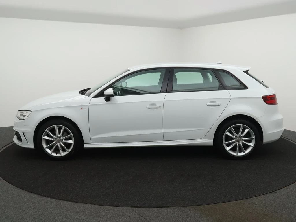 Audi A3 Sportback Audi A3 Sportback Attraction 1.2TFSI 110PK *CRUISE CONTROL*PDC*NAVI*ZETELVERWARMING*...*