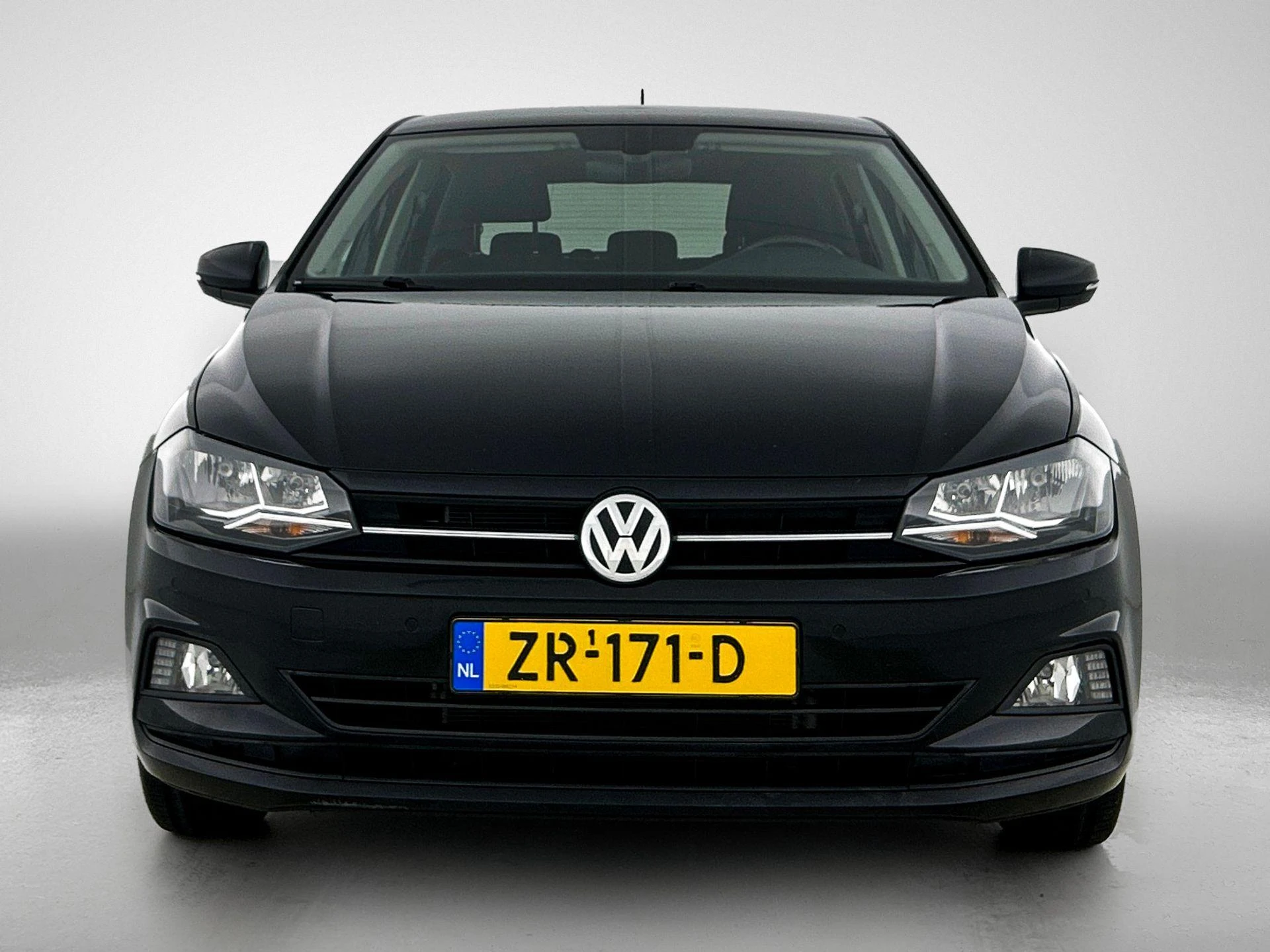 Volkswagen-Polo-image-4