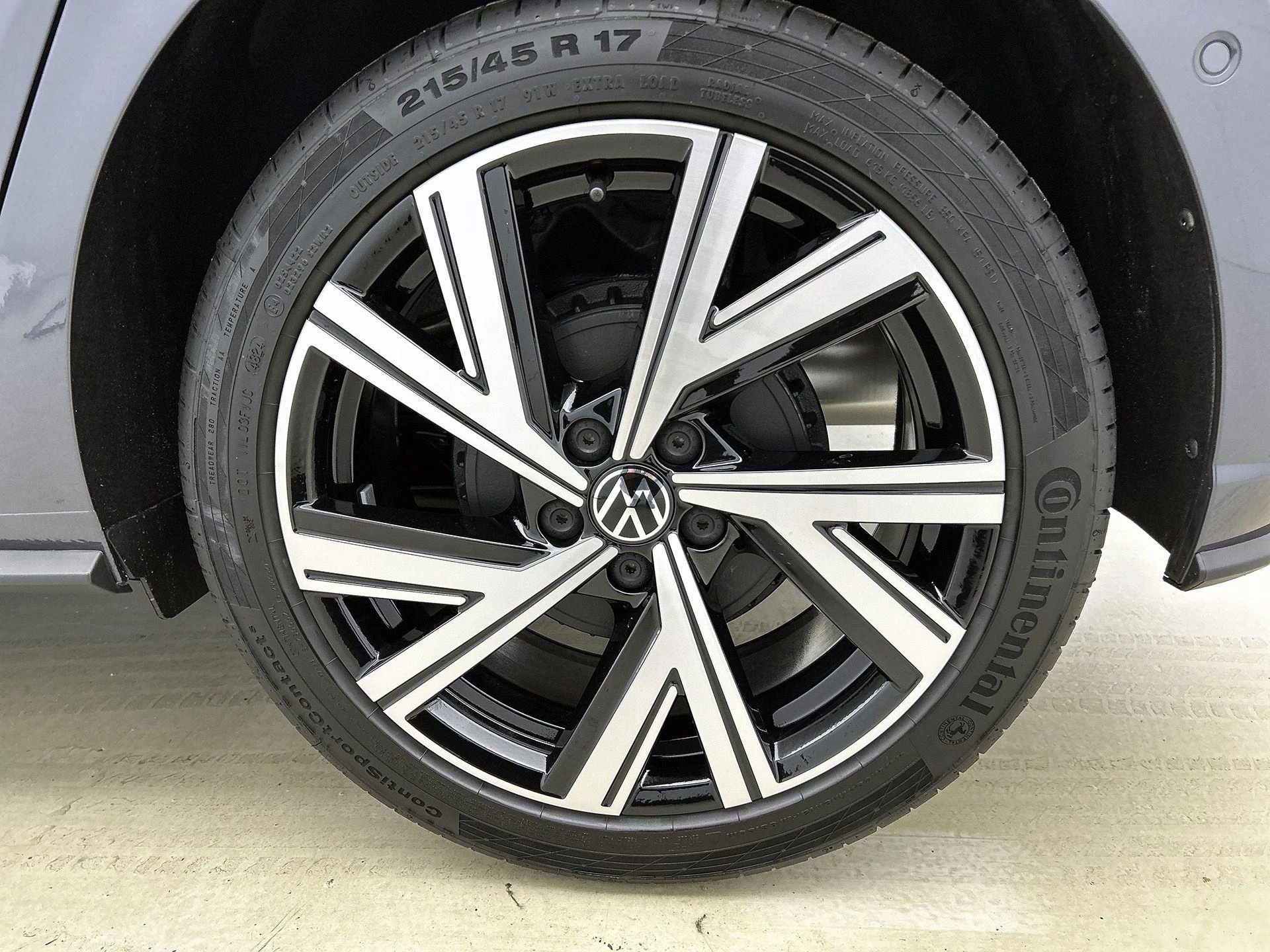 Volkswagen-Polo-image-34