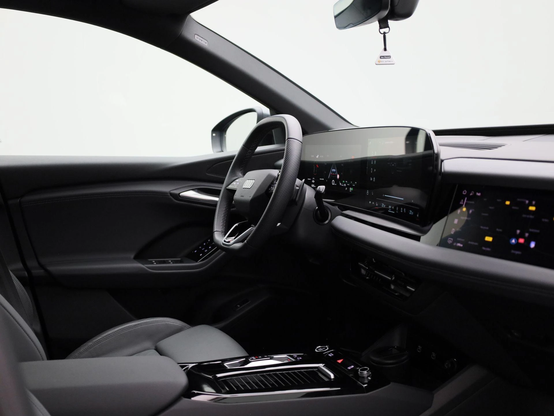 Audi-Q6 e-tron-image-39
