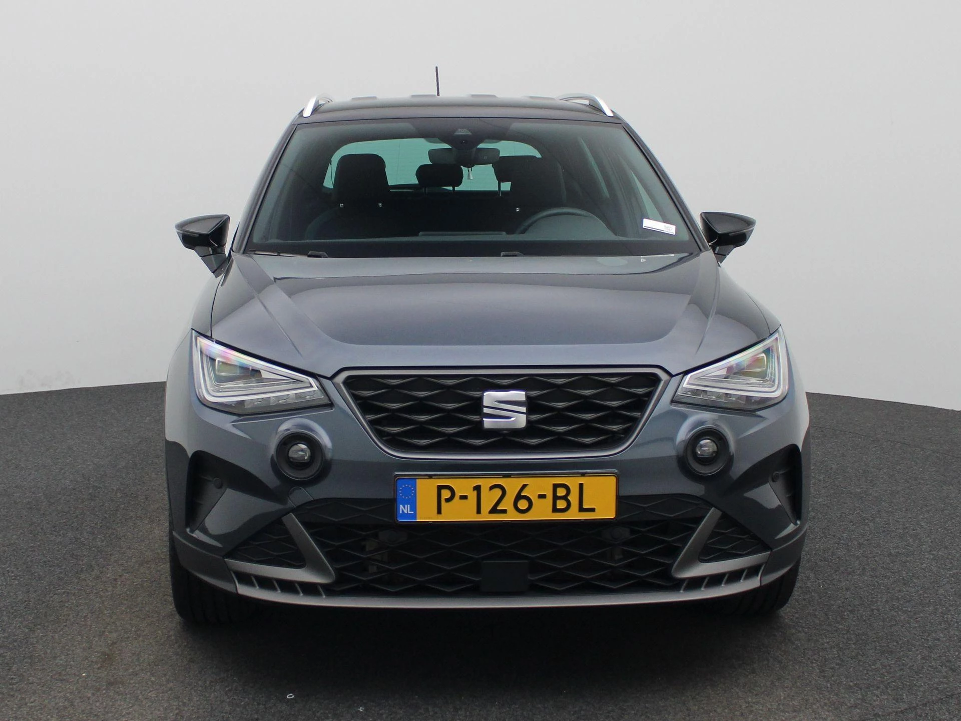 SEAT-Arona-image-2