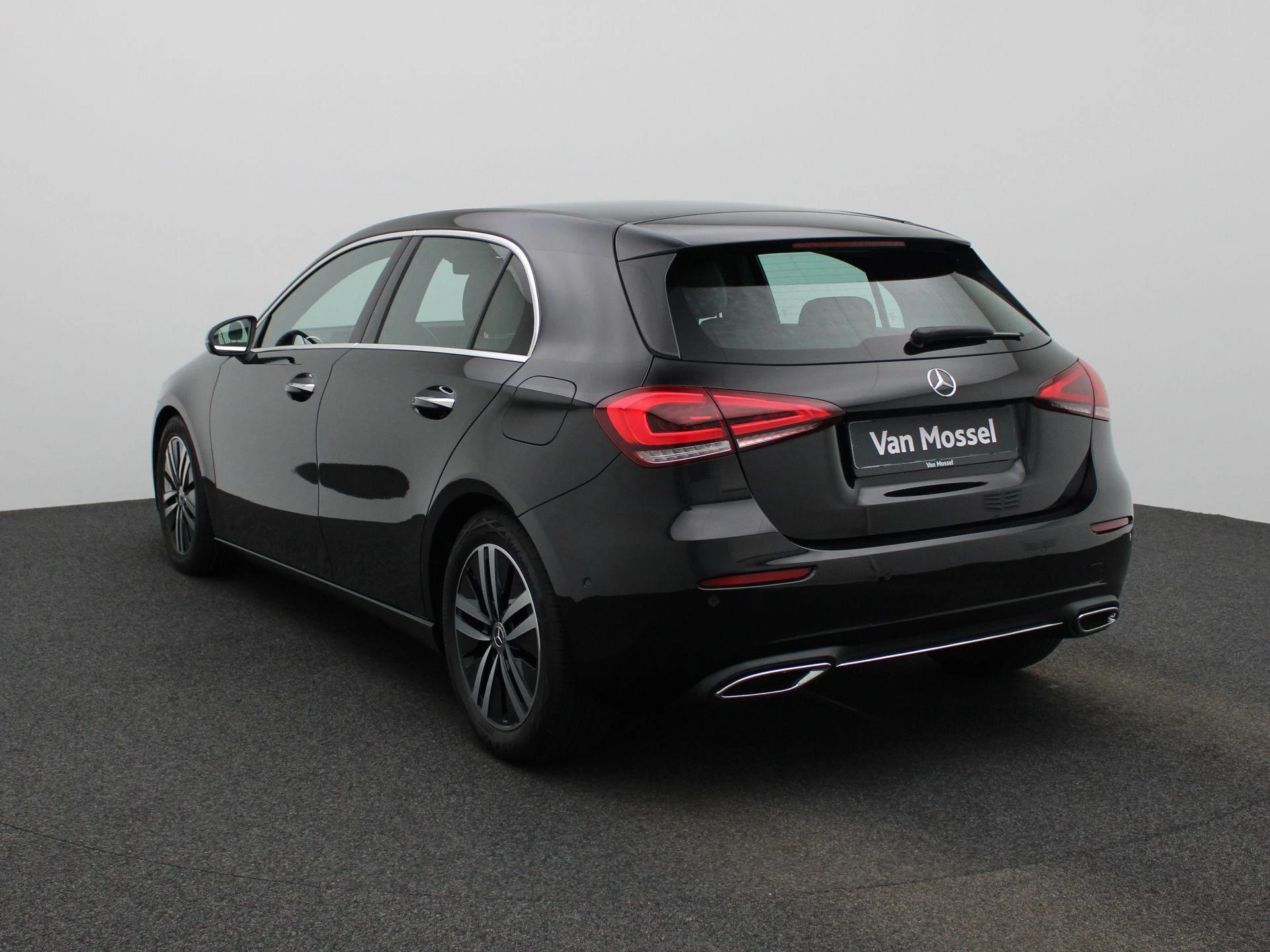 Mercedes-Benz-A-Klasse-image-1