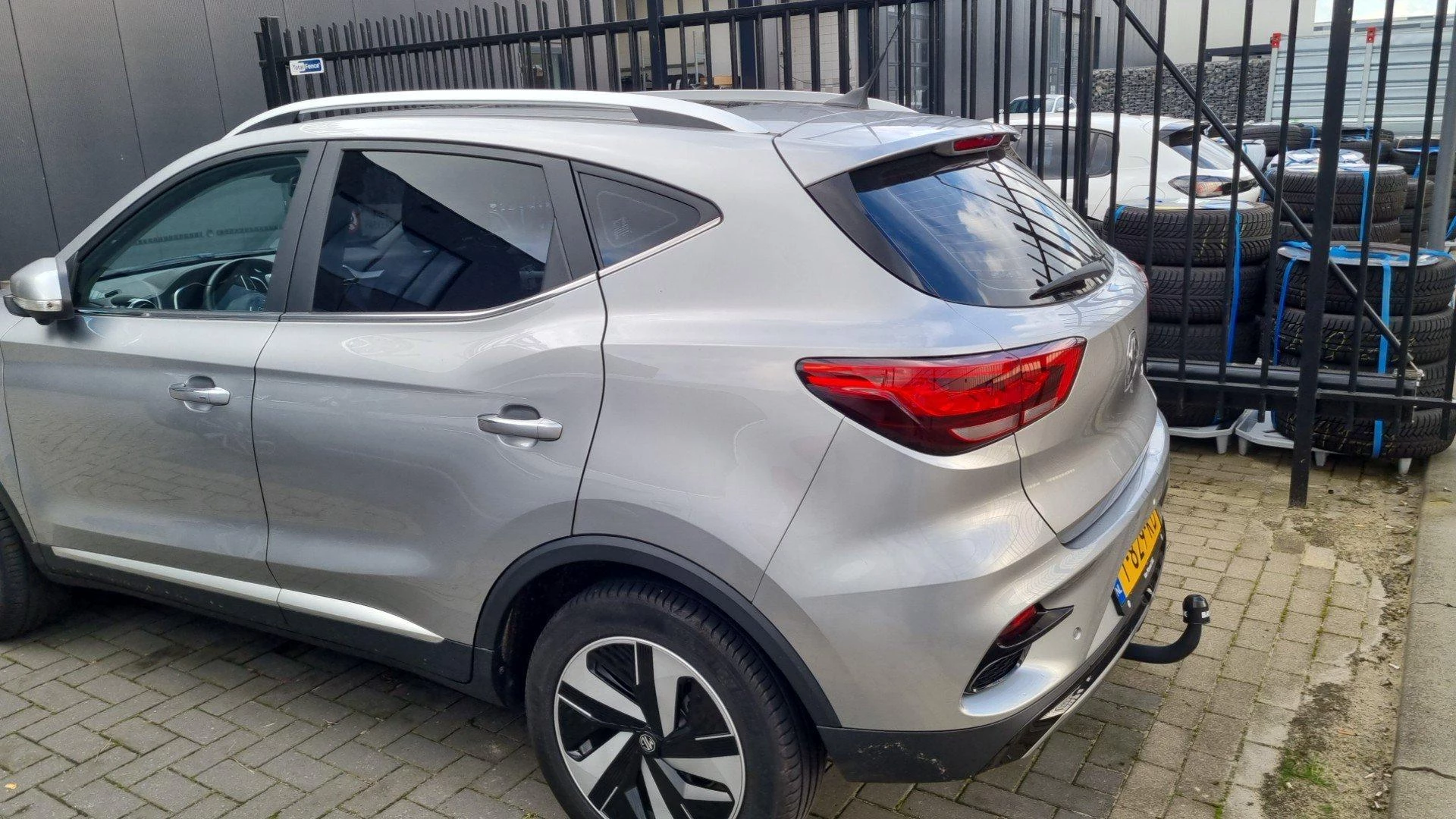 MG-ZS EV-image-2