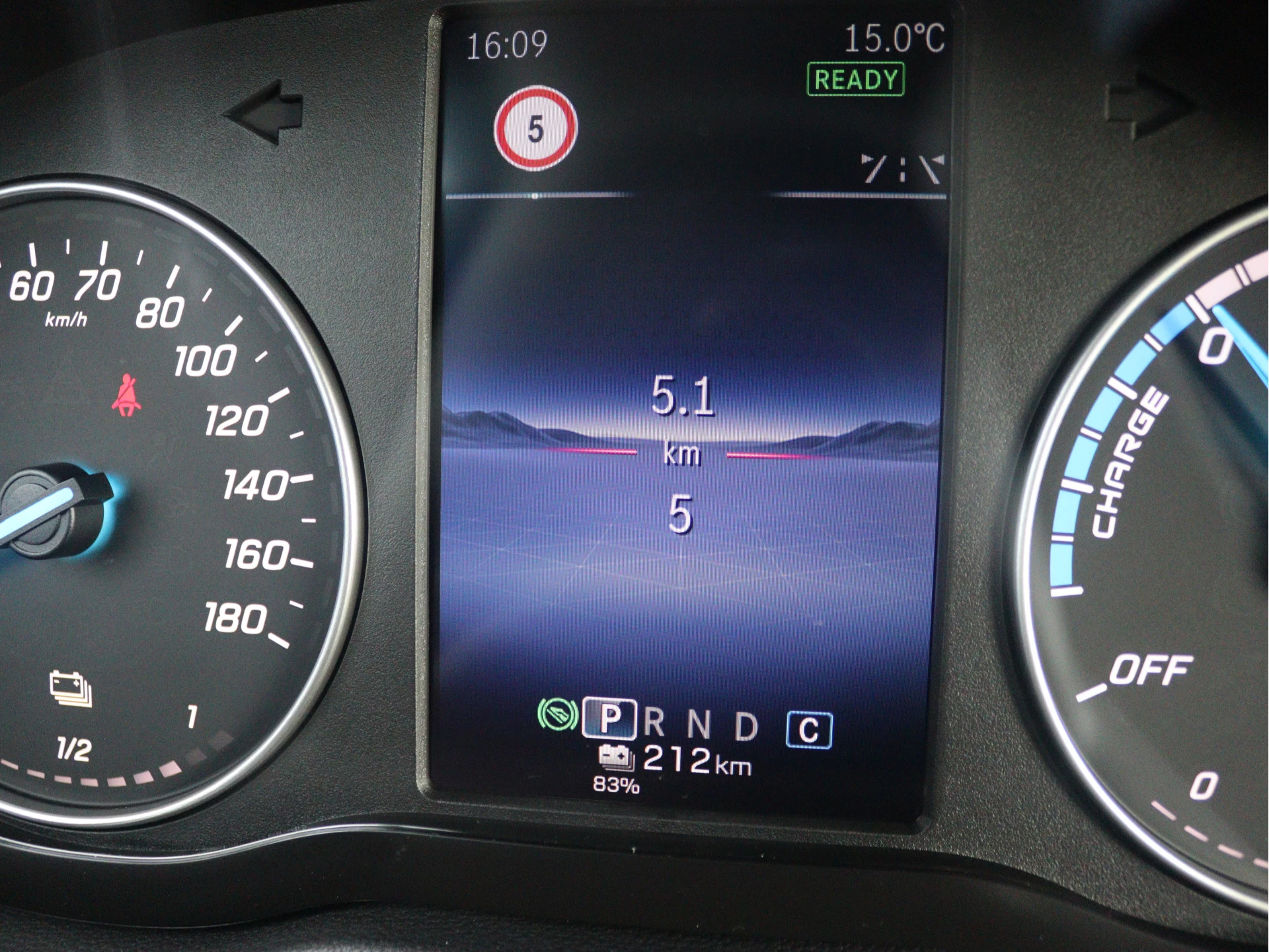 Mercedes-Benz-eCitan-image-4