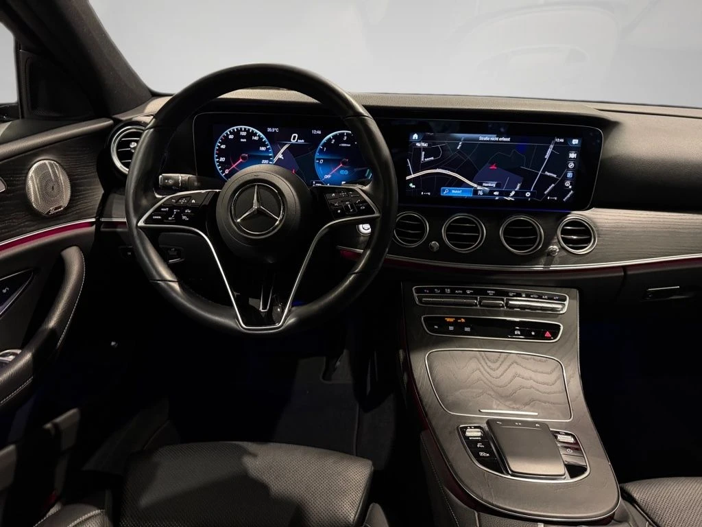 Mercedes-Benz-E-Klasse 300 de-image-10