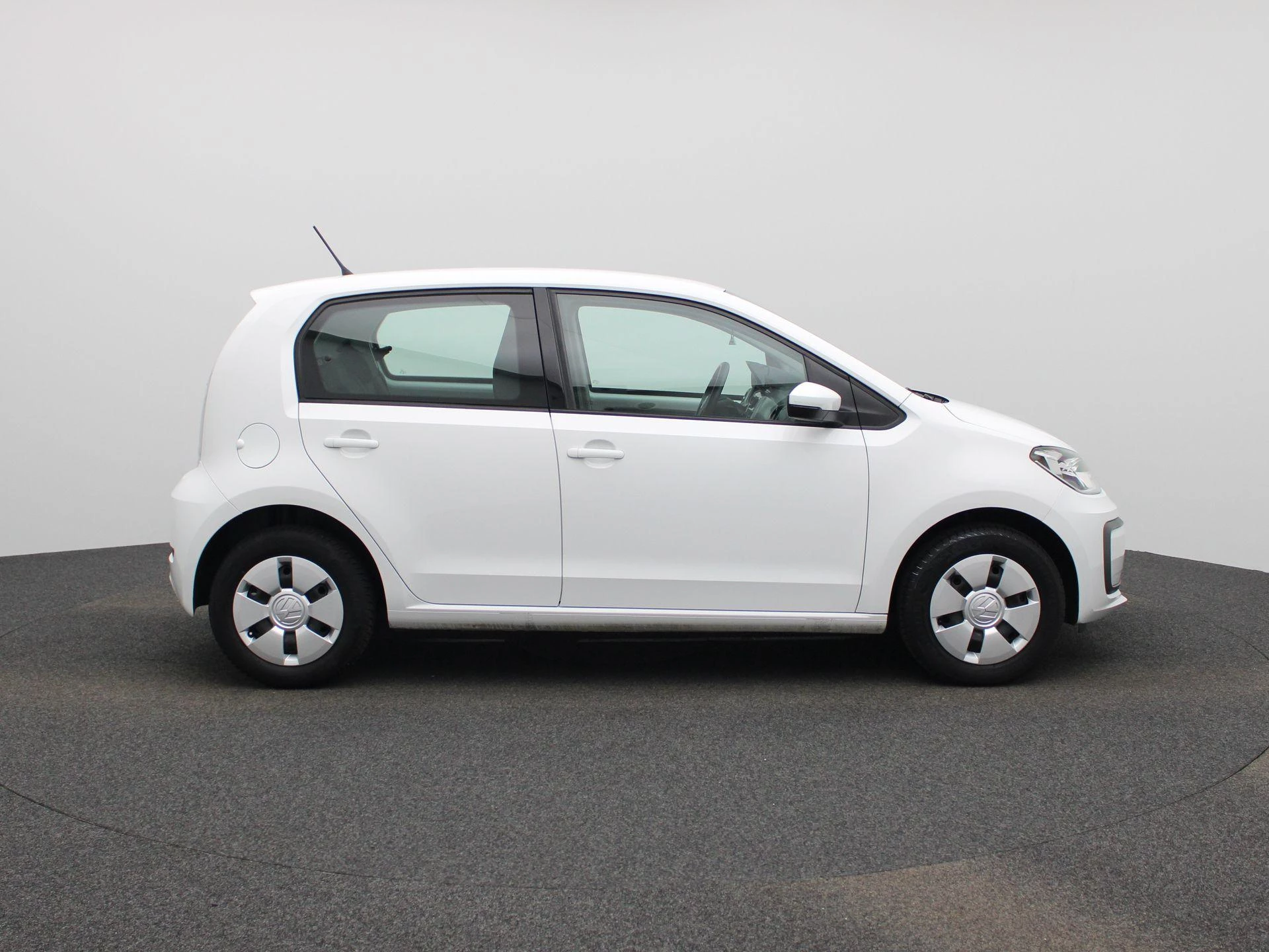 Volkswagen-up!-image-5