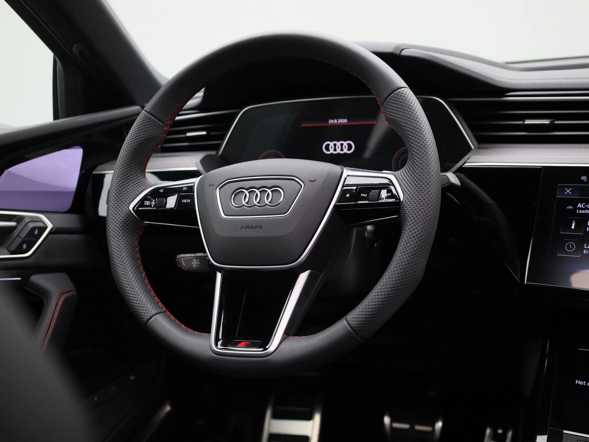 Audi-Q8 Sportback e-tron-image-7