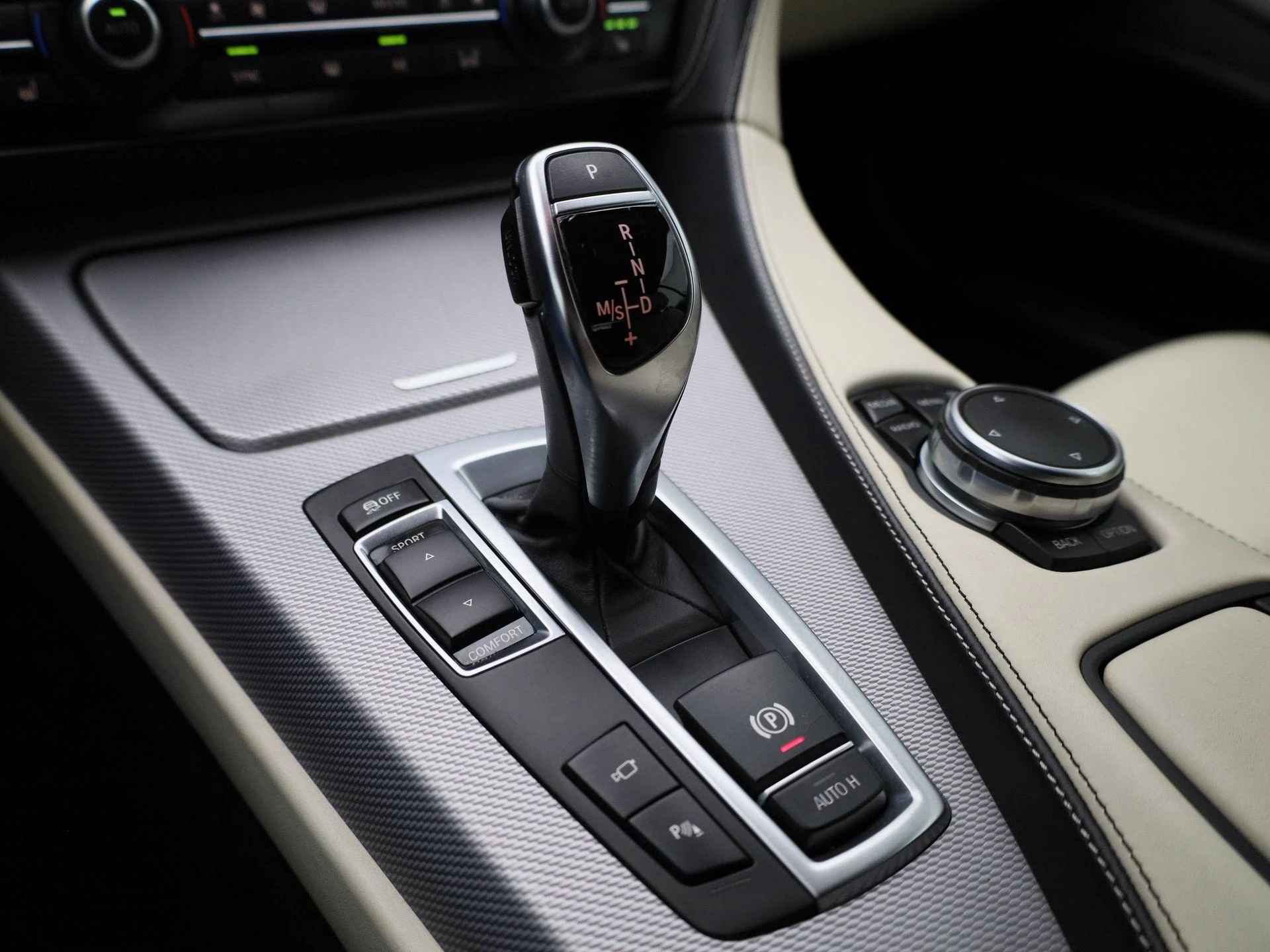 BMW-6 Serie-image-25