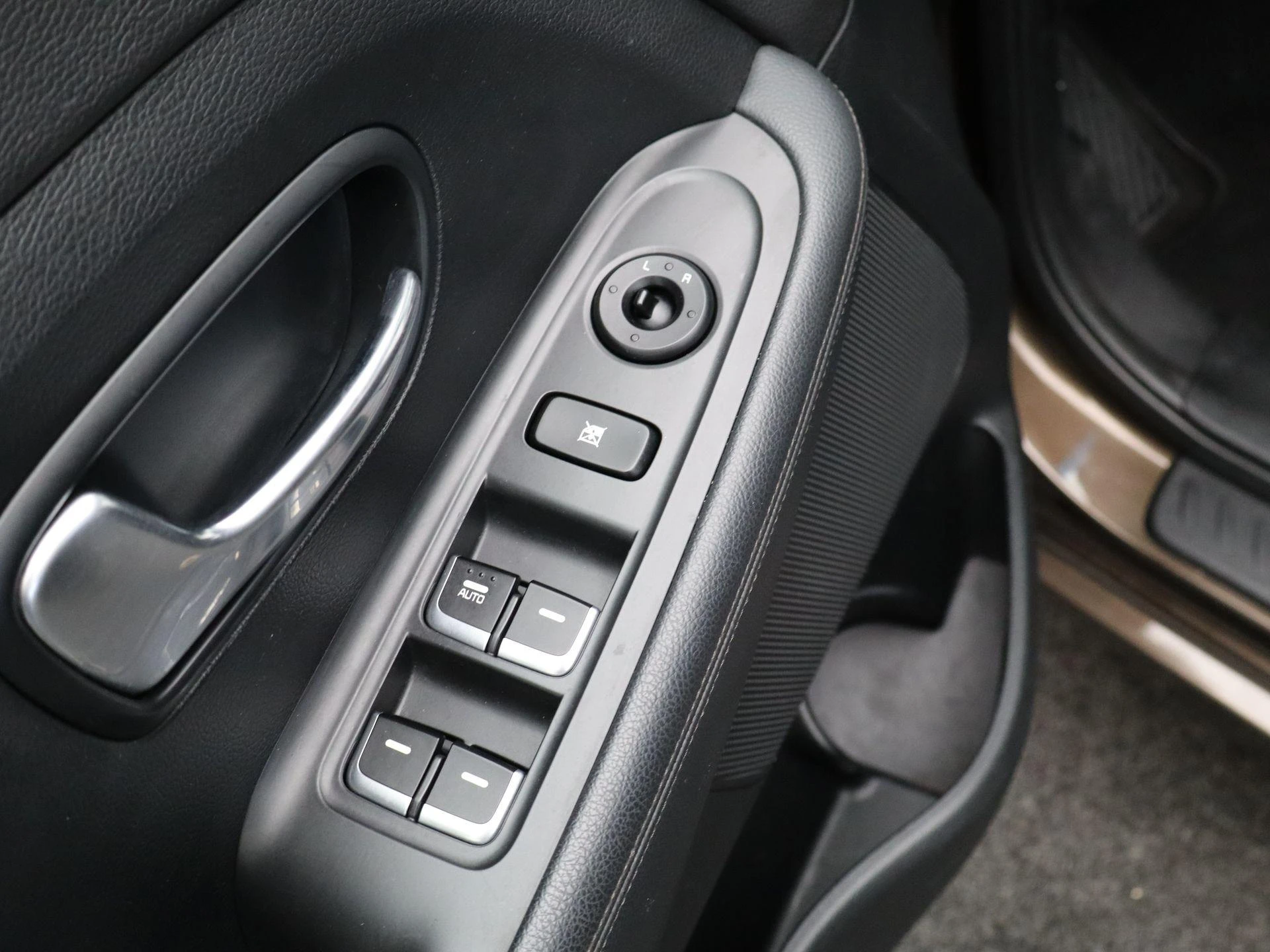 Kia Carens 1.6 GDi First Edition