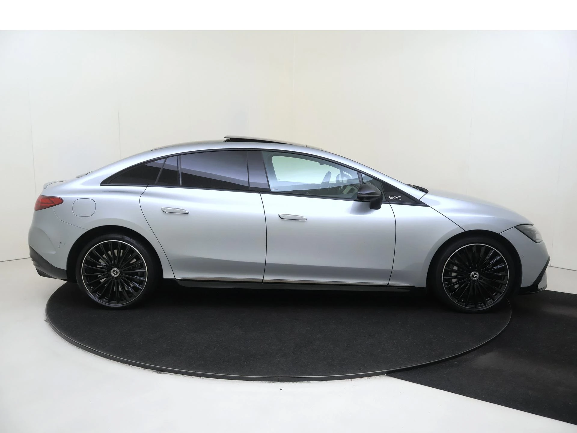 Mercedes-Benz EQE 350+ Launch Edition AMG Line 91 kWh